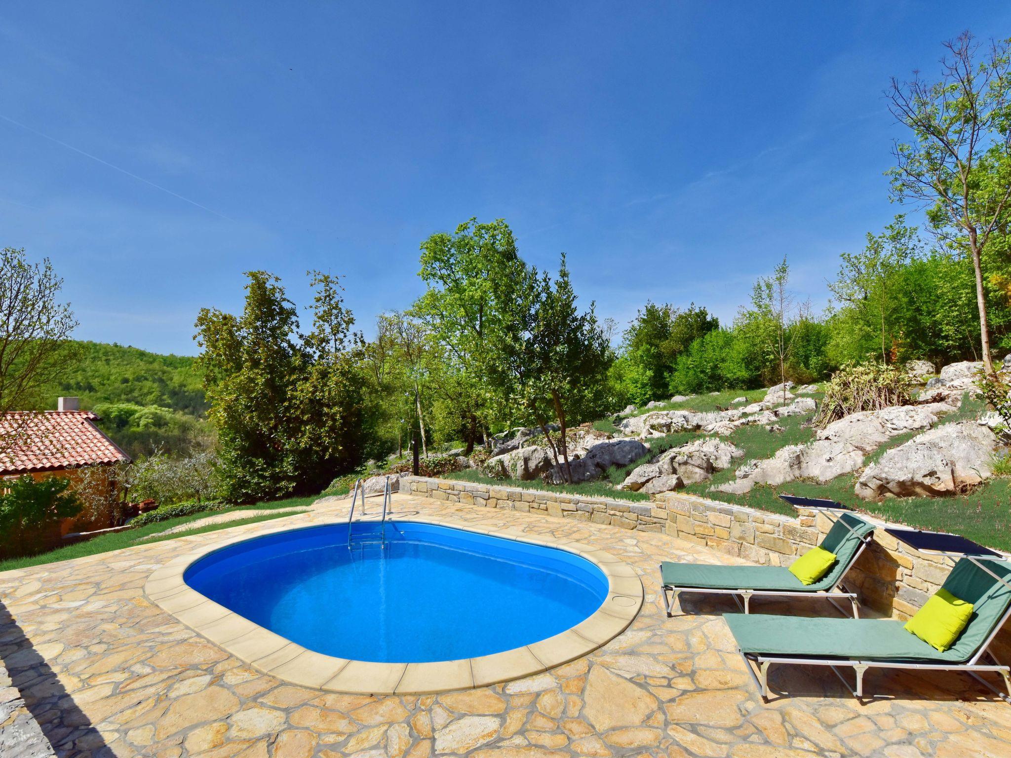 Photo 25 - 2 bedroom House in Buzet with private pool and garden