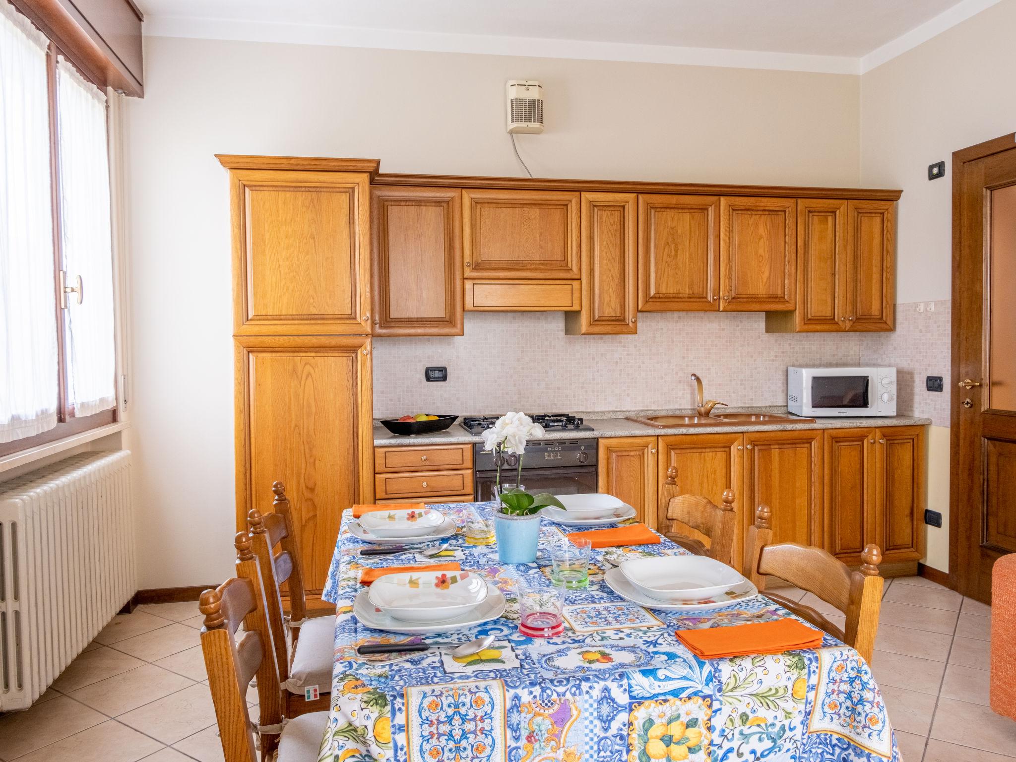 Photo 4 - 1 bedroom Apartment in Sirmione with garden and terrace