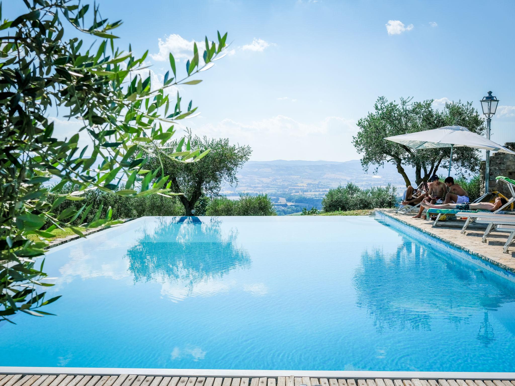 Photo 2 - Maison de 5 chambres à Collazzone avec piscine privée et jardin