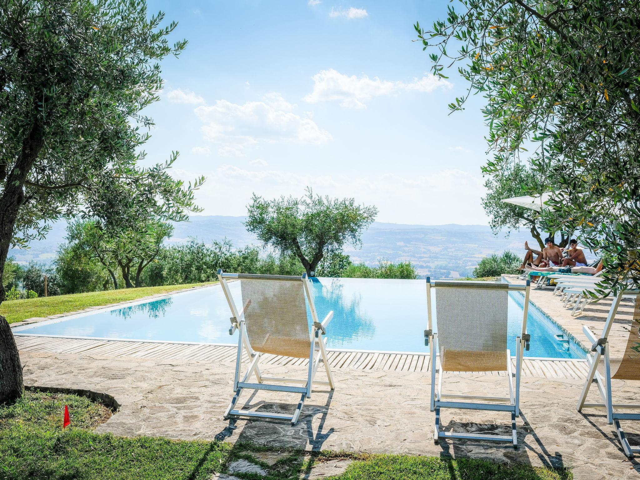 Foto 4 - Casa con 5 camere da letto a Collazzone con piscina privata e terrazza