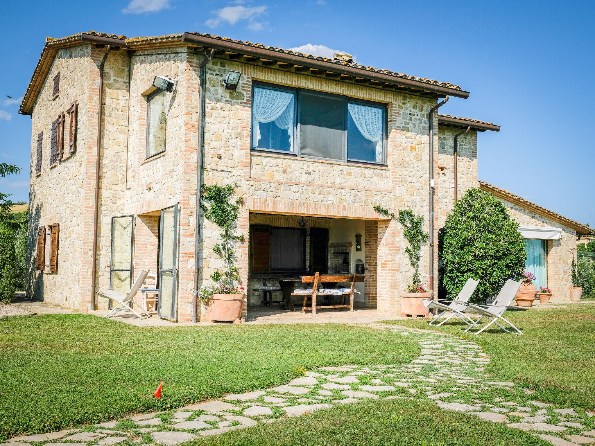 Foto 31 - Casa de 5 quartos em Collazzone com piscina privada e jardim