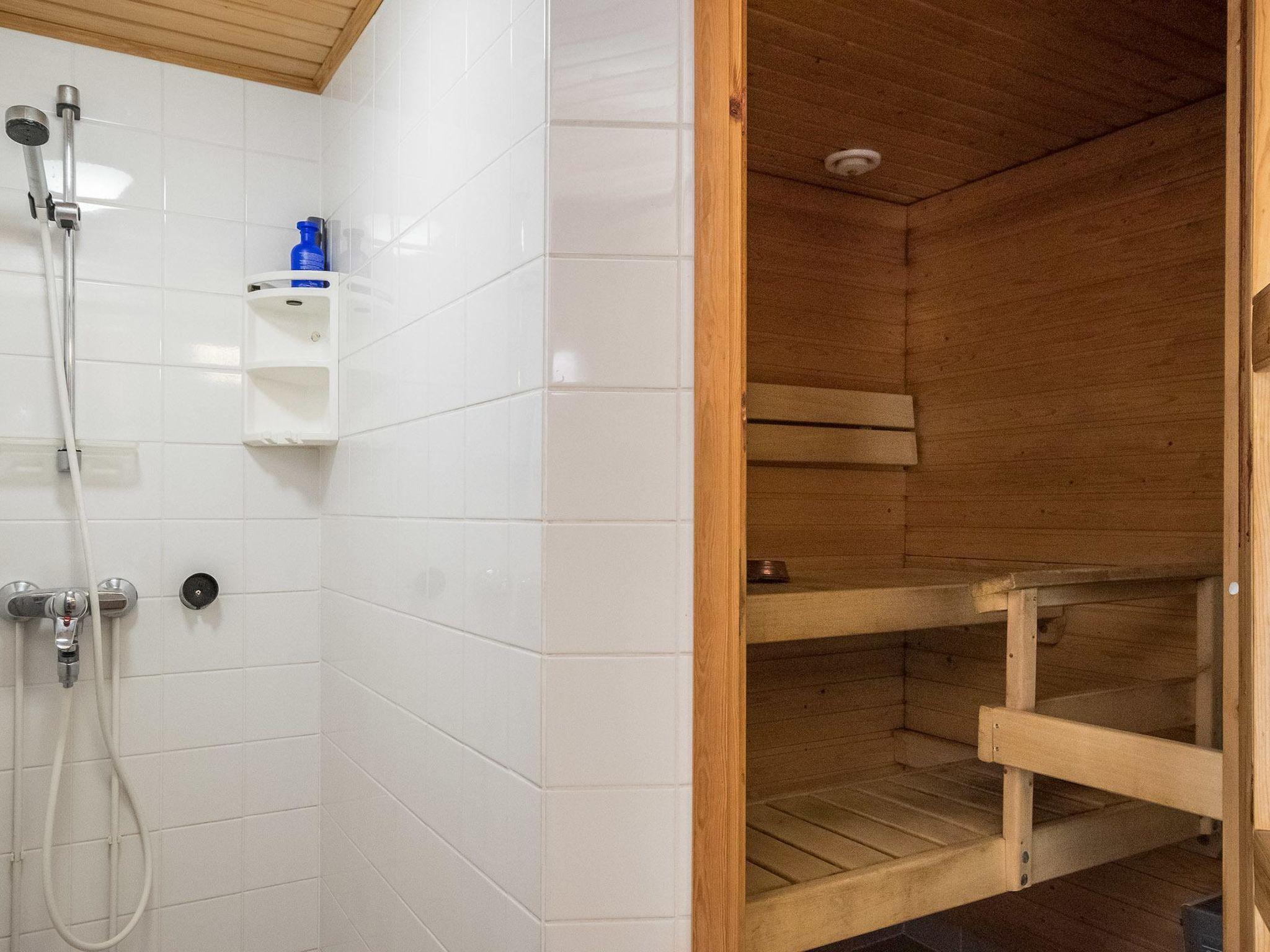 Foto 16 - Casa de 1 habitación en Hyrynsalmi con sauna
