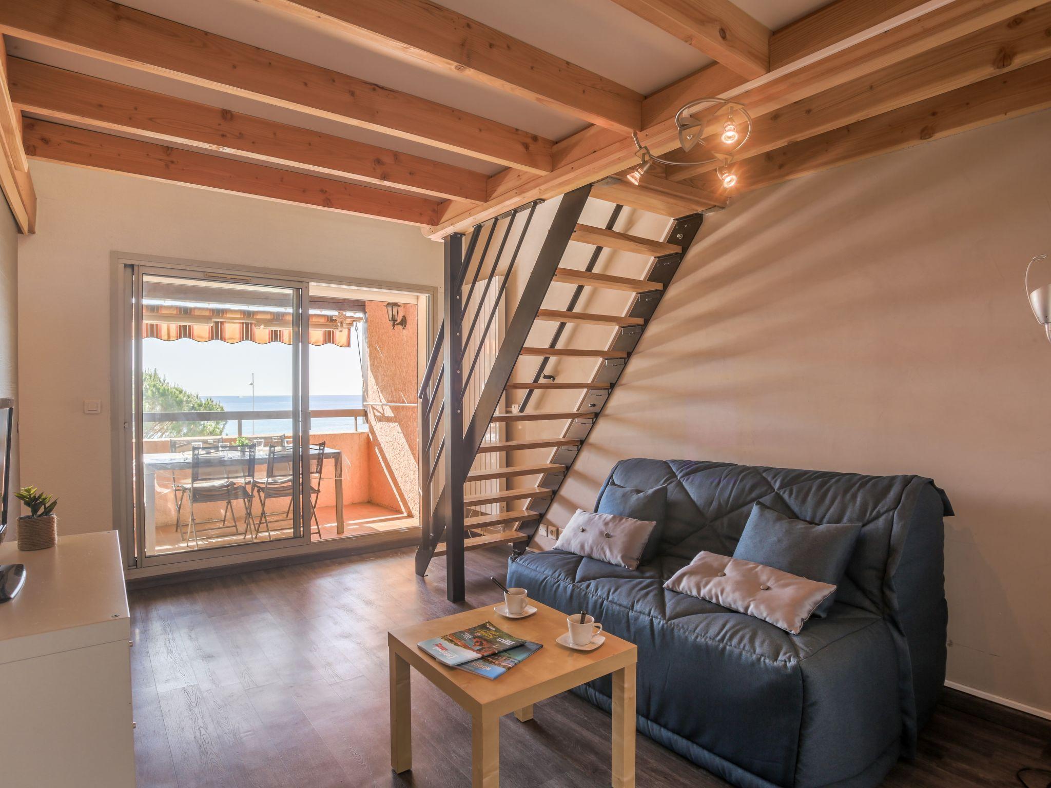 Photo 7 - Appartement de 1 chambre à Roquebrune-sur-Argens avec piscine et vues à la mer