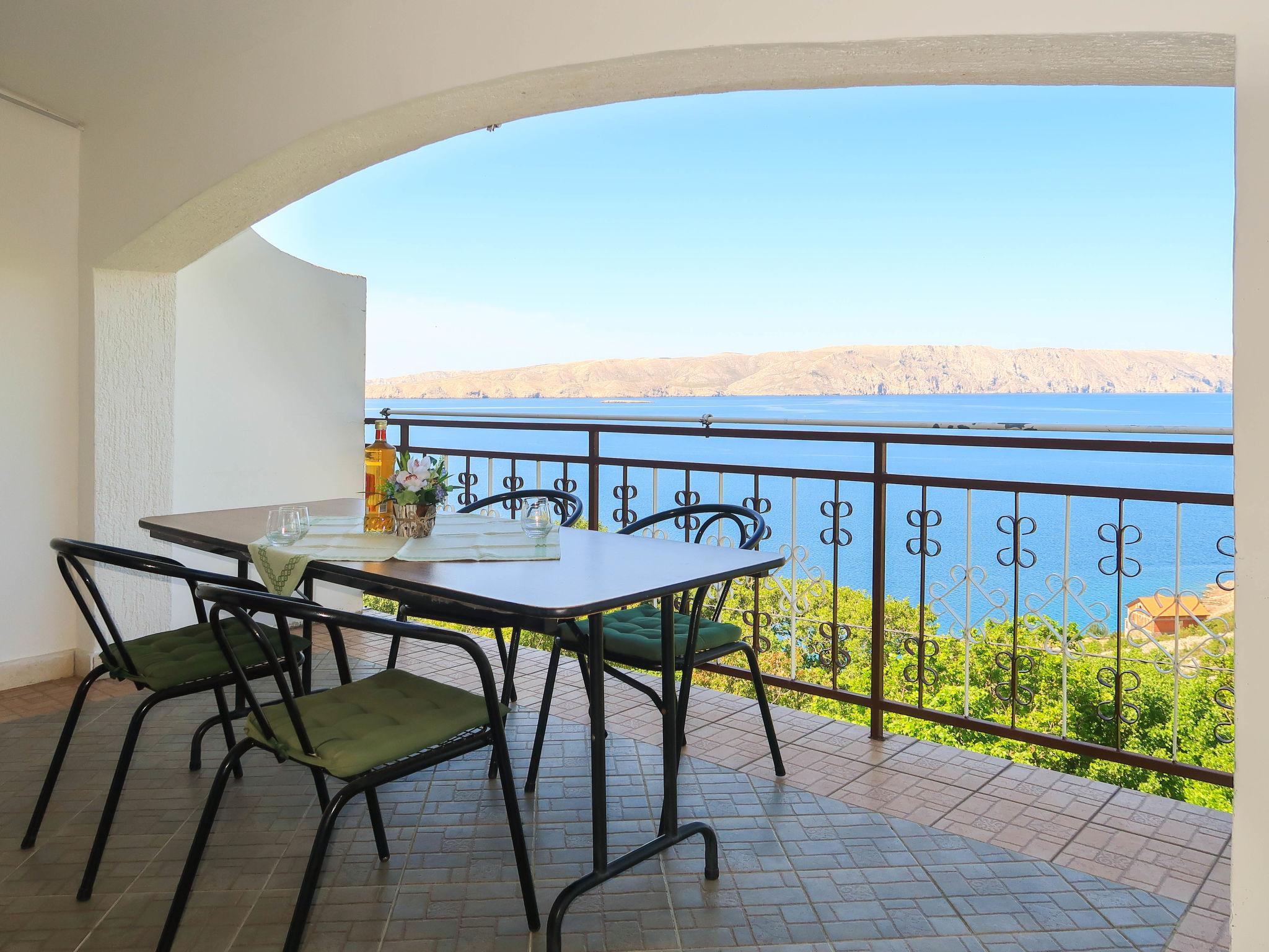 Photo 14 - 2 bedroom Apartment in Senj with garden and sea view