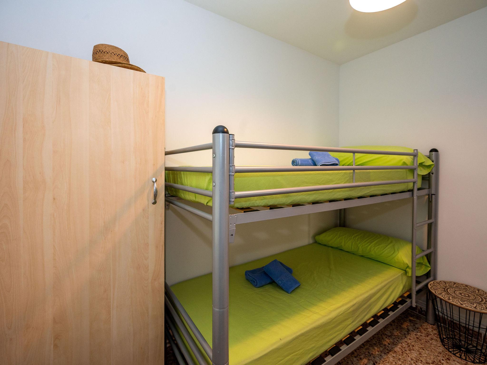 Foto 12 - Appartamento con 3 camere da letto a Cunit con vista mare