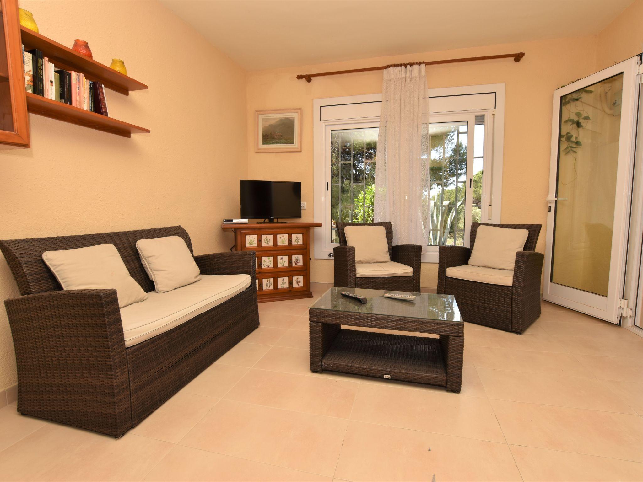 Photo 6 - 2 bedroom Apartment in Torredembarra with garden and sea view