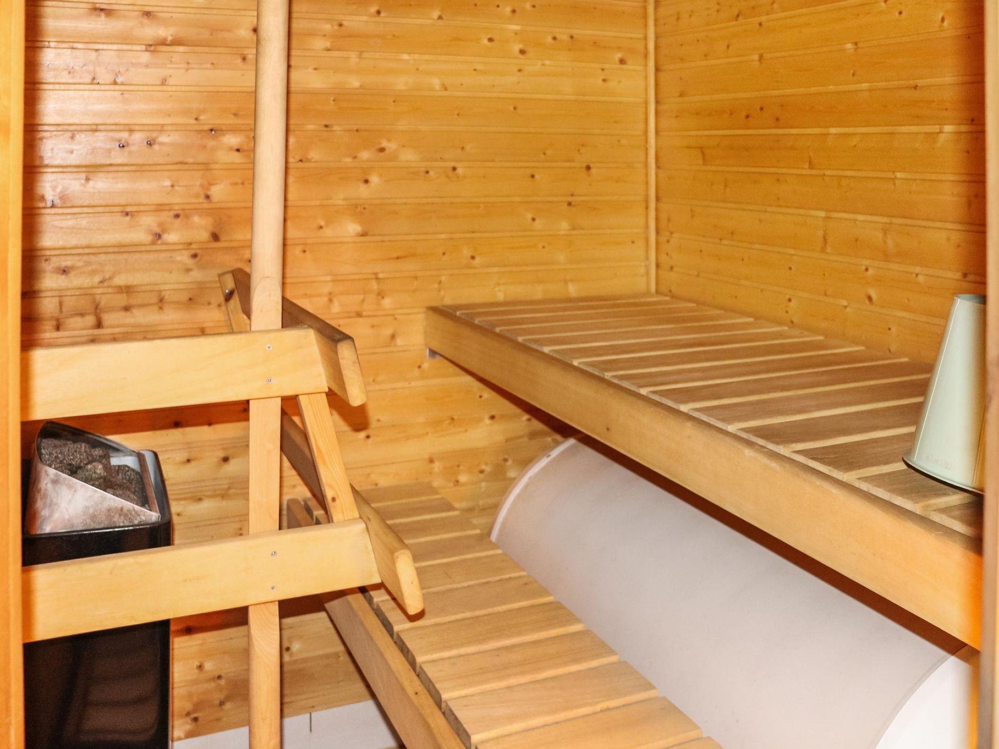 Foto 14 - Casa de 1 habitación en Puolanka con sauna y vistas a la montaña