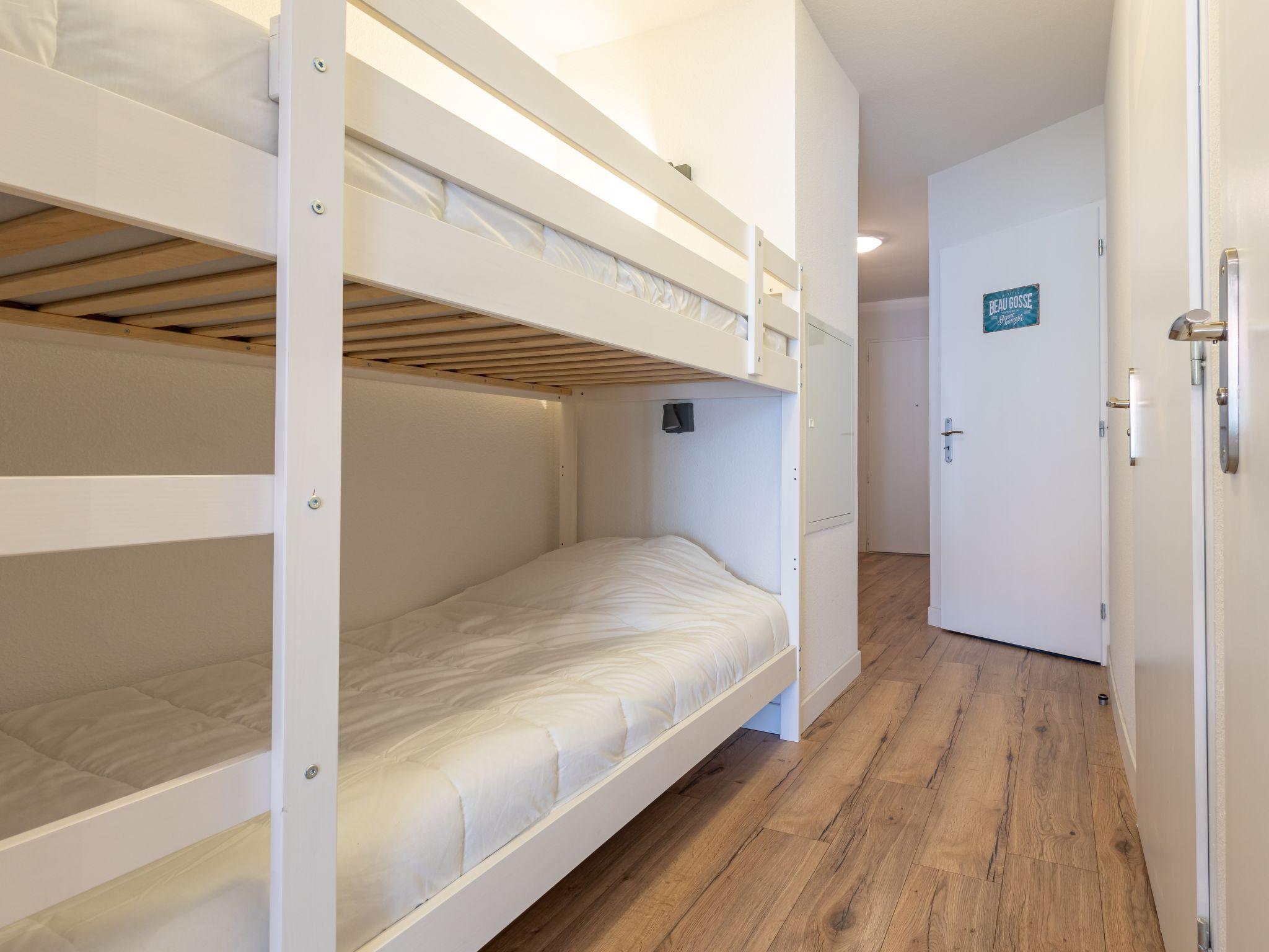 Foto 9 - Appartamento con 3 camere da letto a Mimizan con piscina e vista mare