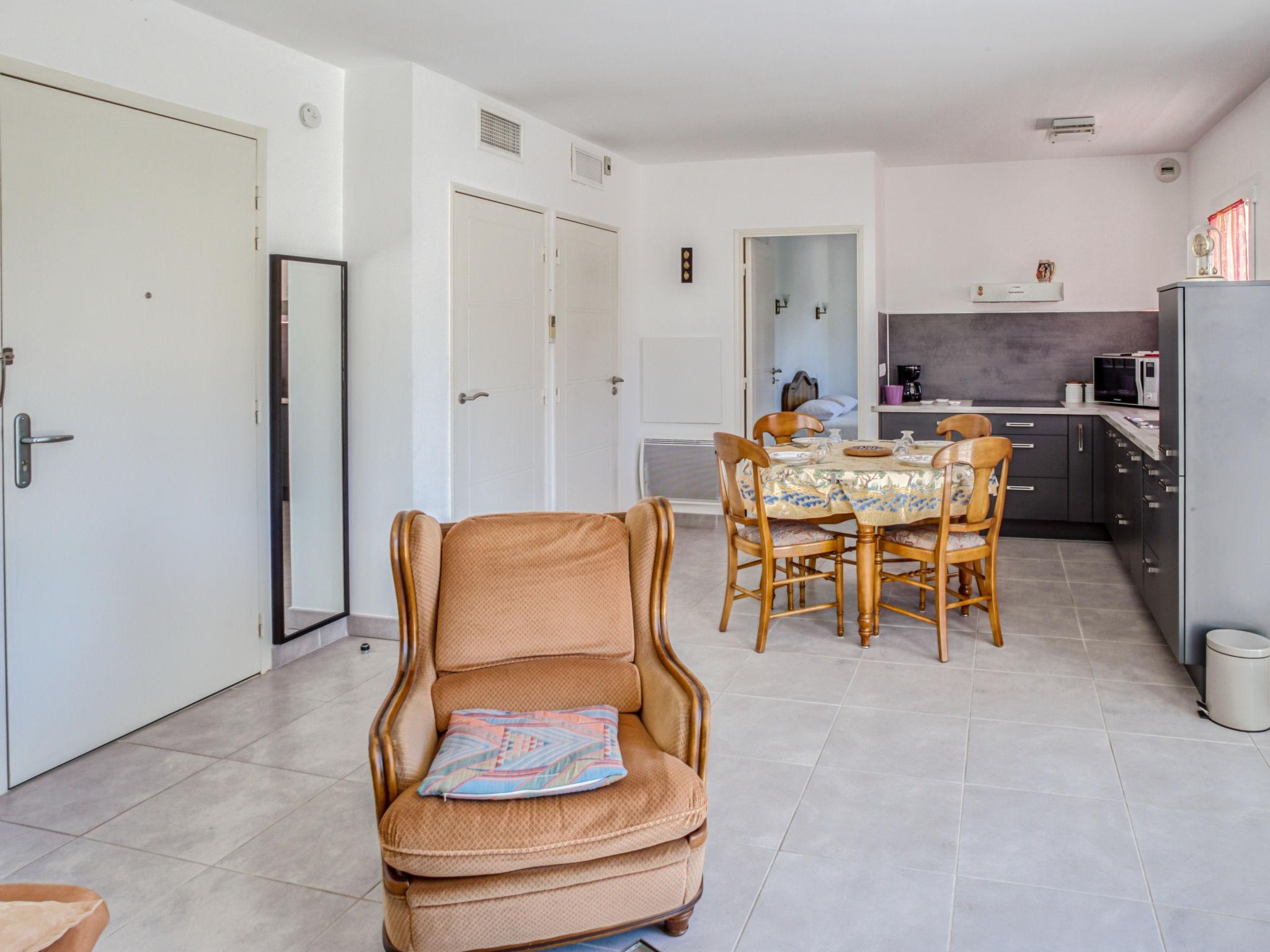 Photo 3 - 1 bedroom Apartment in Saint-Cyr-sur-Mer with terrace