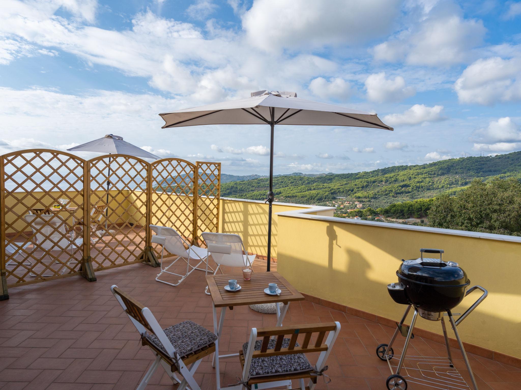 Photo 1 - Apartment in San Bartolomeo al Mare with terrace and sea view