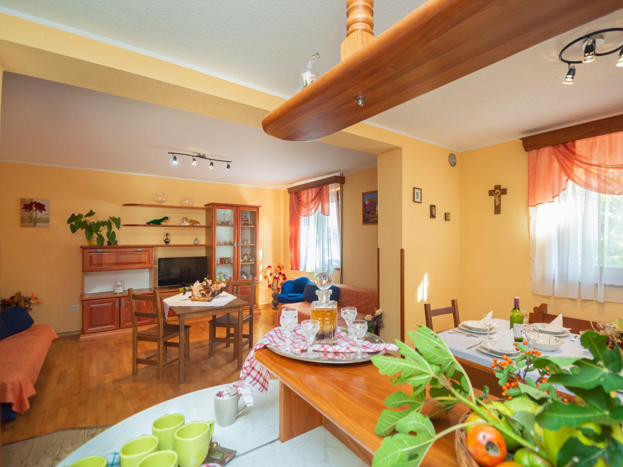 Photo 12 - 5 bedroom House in Žminj with private pool and sea view