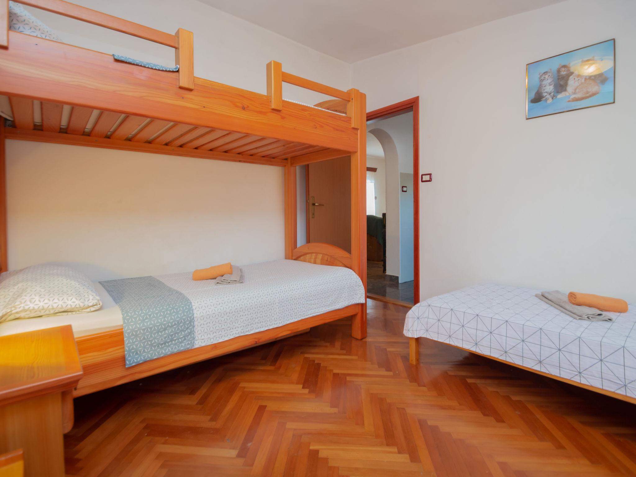 Foto 39 - Casa con 5 camere da letto a Žminj con piscina privata e vista mare