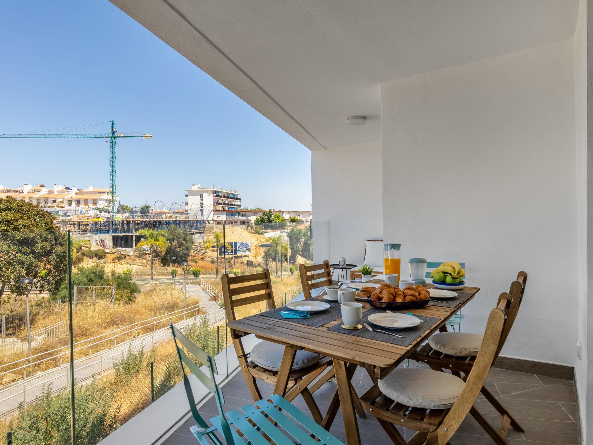 Foto 20 - Apartamento de 2 habitaciones en Torremolinos con piscina y vistas al mar