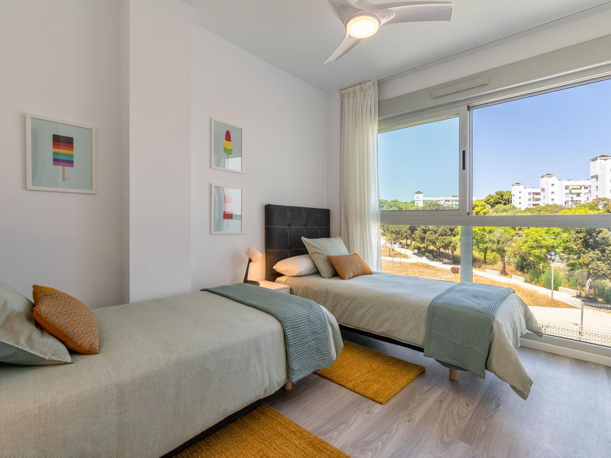 Foto 5 - Apartamento de 2 habitaciones en Torremolinos con piscina y vistas al mar