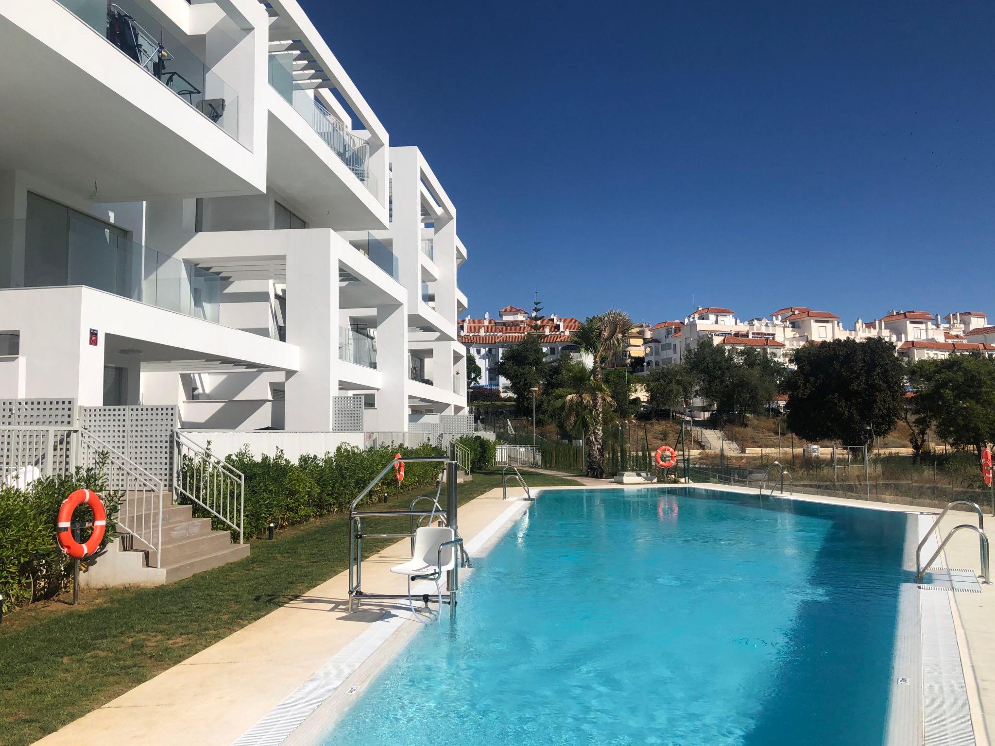 Photo 25 - 2 bedroom Apartment in Torremolinos with swimming pool and sea view