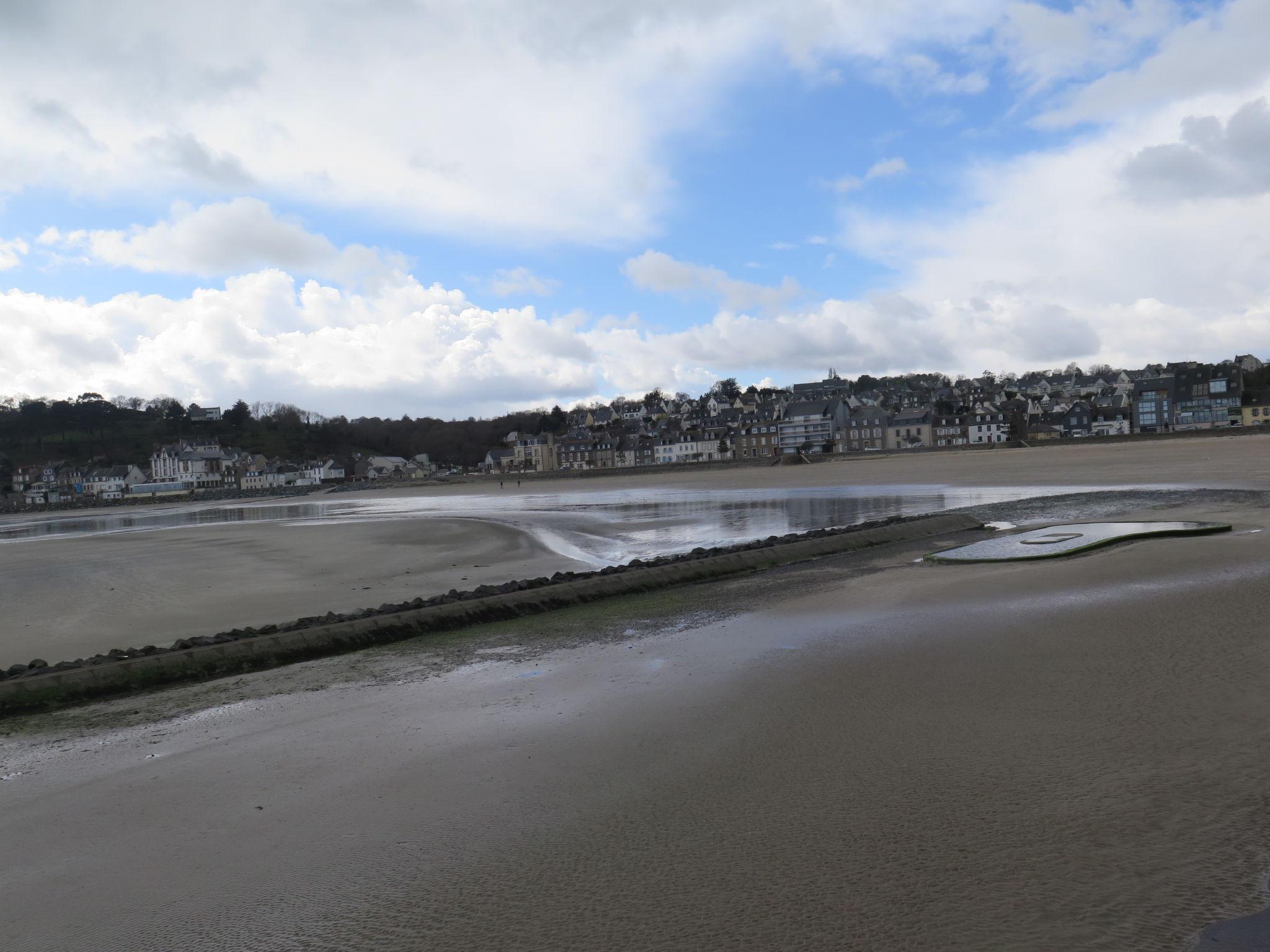 Photo 28 - 2 bedroom Apartment in Binic-Étables-sur-Mer with garden and terrace