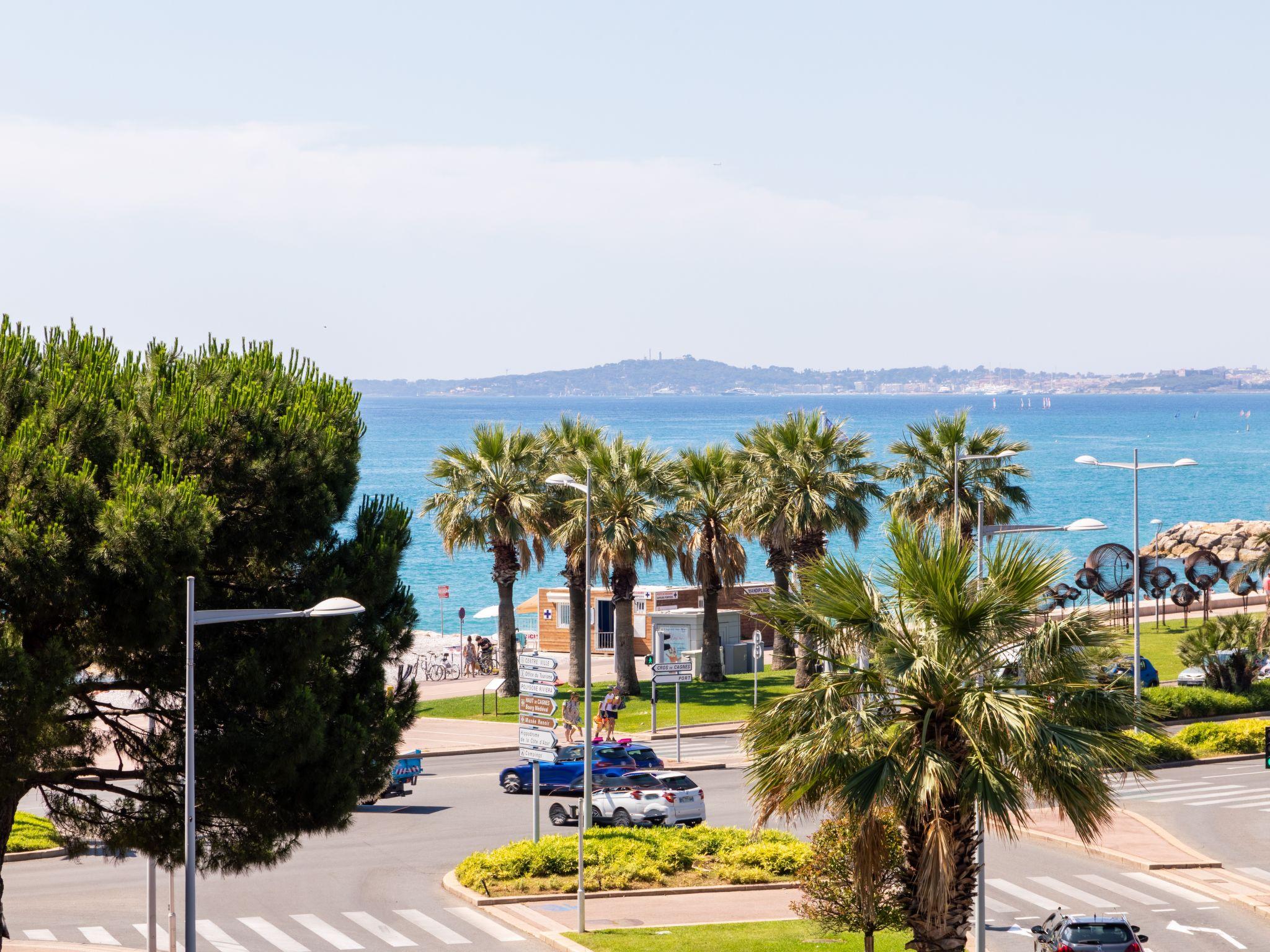 Foto 1 - Apartamento de 2 habitaciones en Cagnes-sur-Mer con terraza y vistas al mar