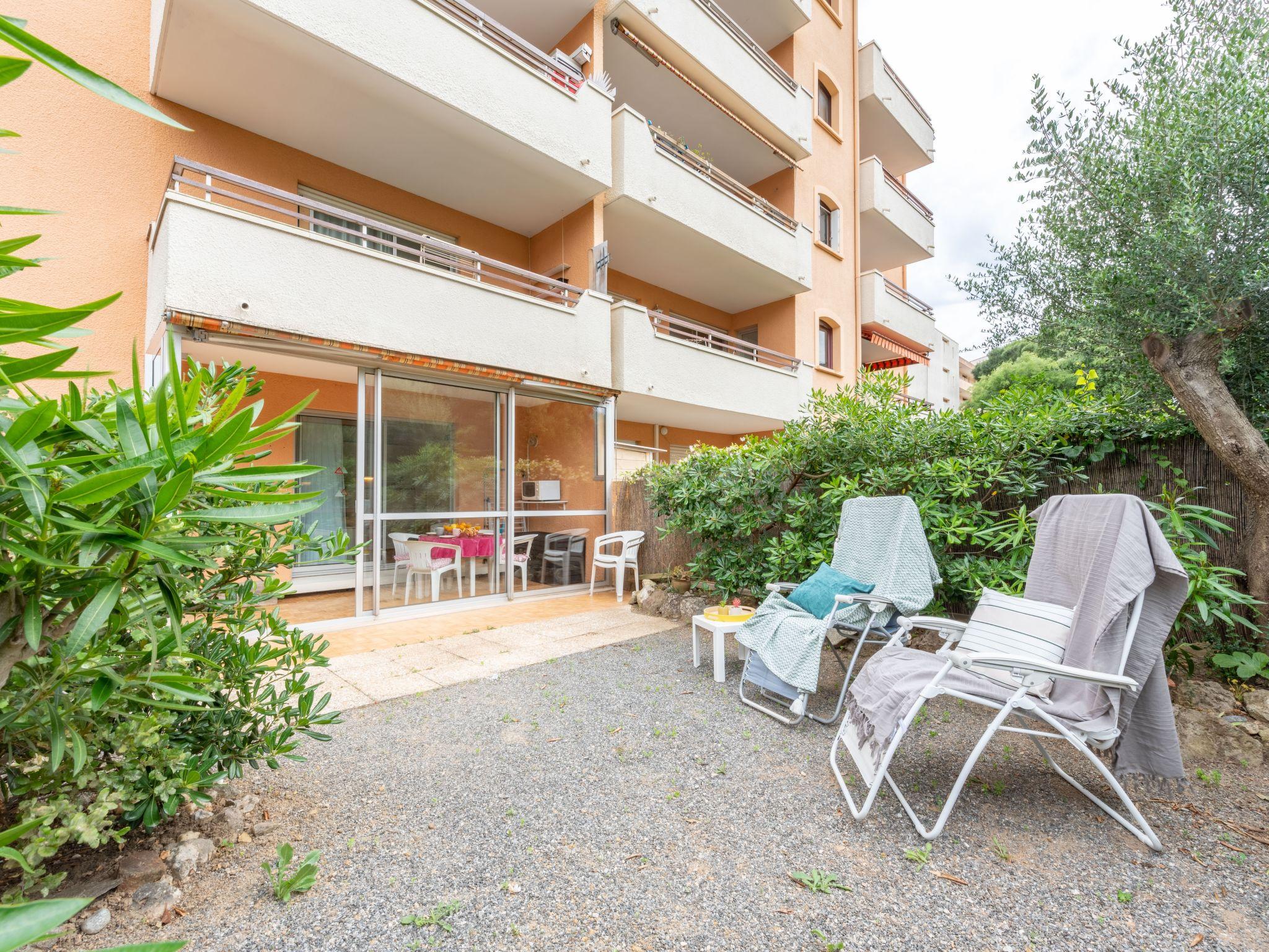 Photo 12 - Apartment in Cavalaire-sur-Mer with sea view
