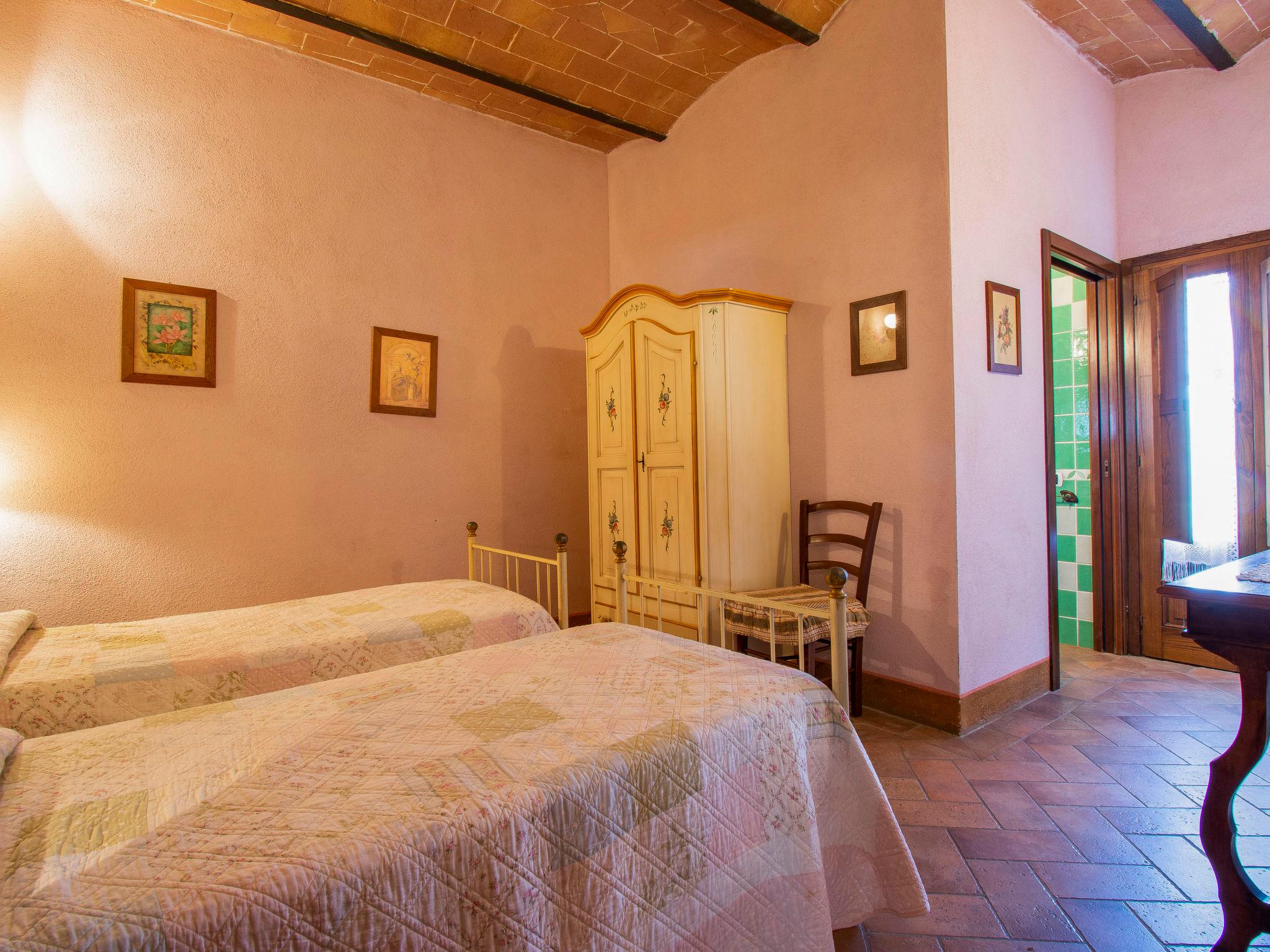 Foto 12 - Apartment mit 2 Schlafzimmern in Gambassi Terme mit schwimmbad und terrasse