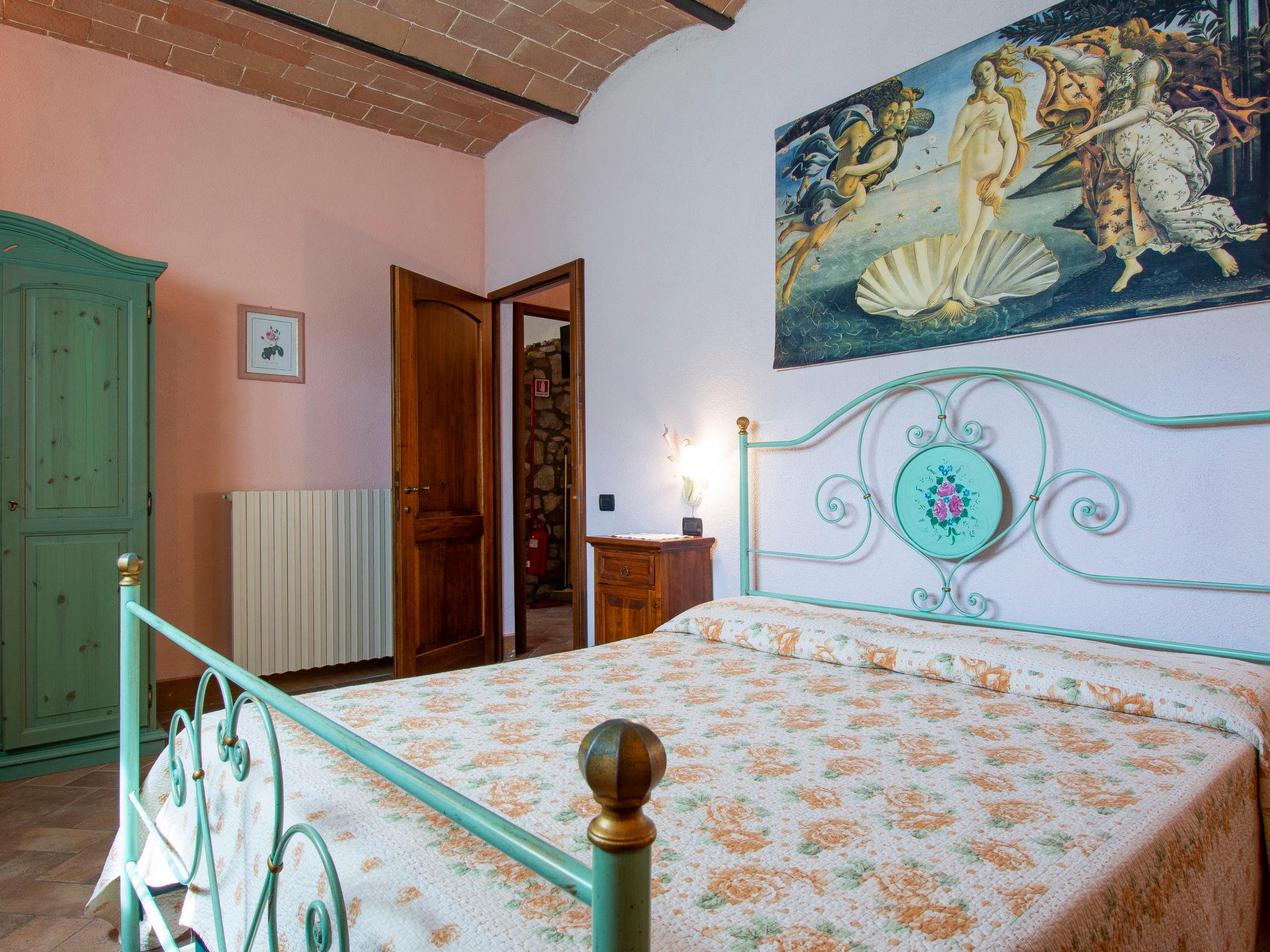 Photo 13 - 2 bedroom Apartment in Gambassi Terme with swimming pool and garden