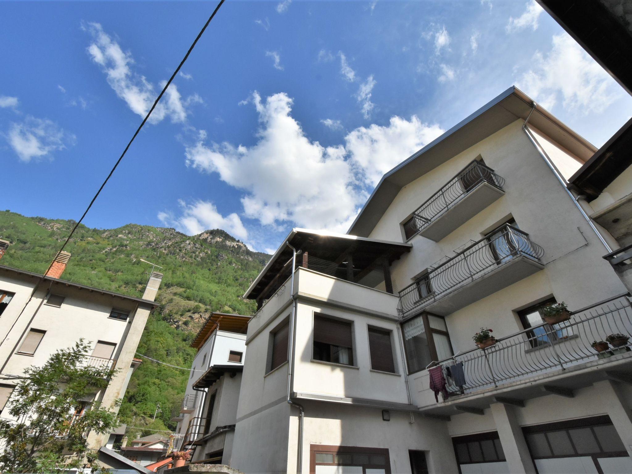 Photo 1 - Appartement de 2 chambres à Grosio avec terrasse