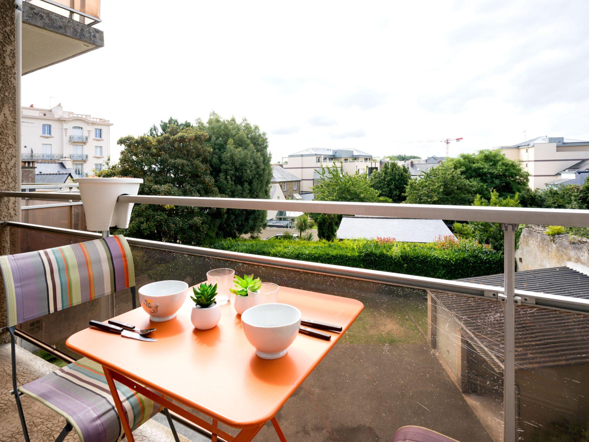 Foto 12 - Apartamento de 1 habitación en Dinard con vistas al mar