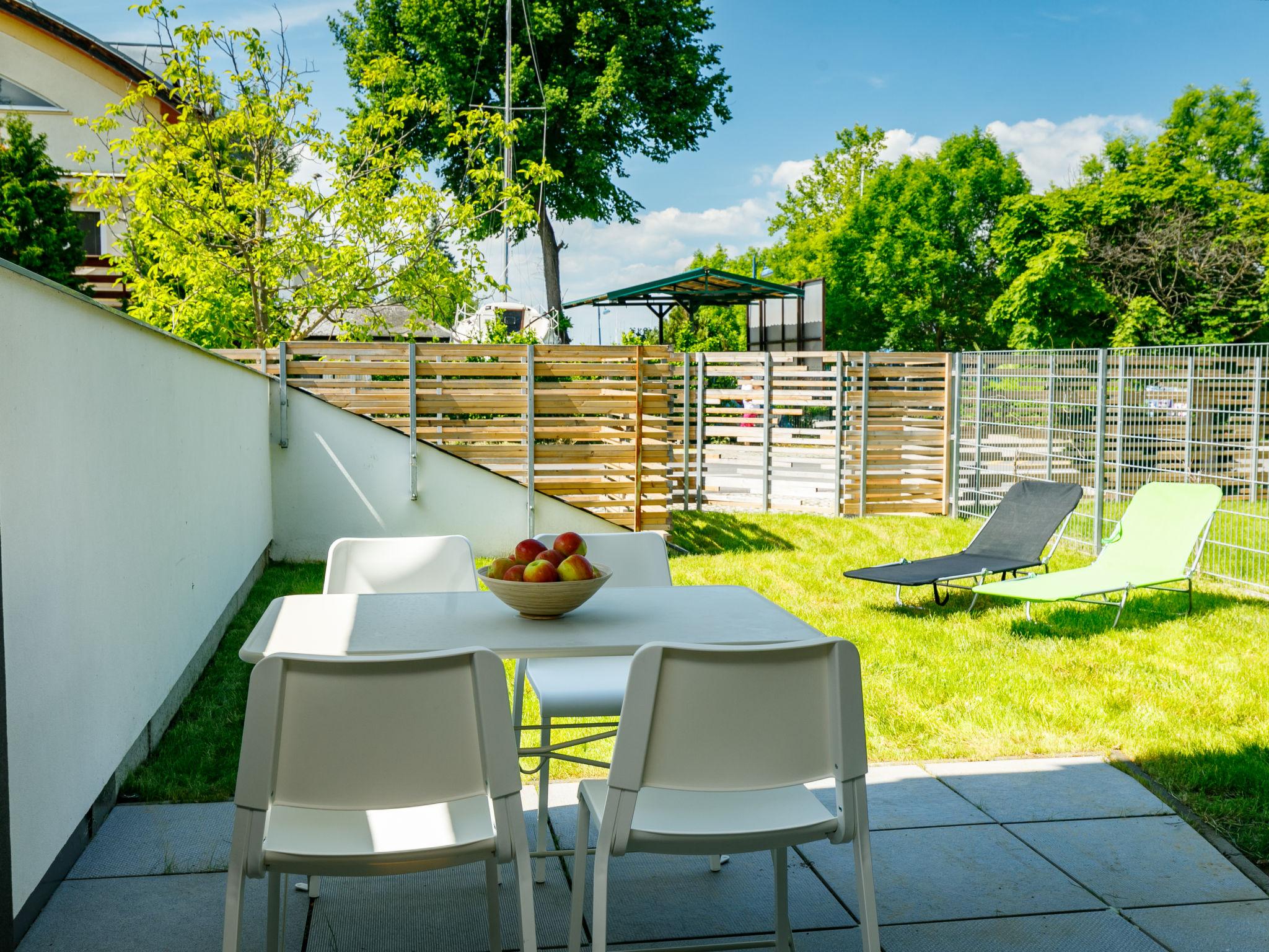 Photo 2 - Appartement de 1 chambre à Balatonszemes avec piscine et jardin