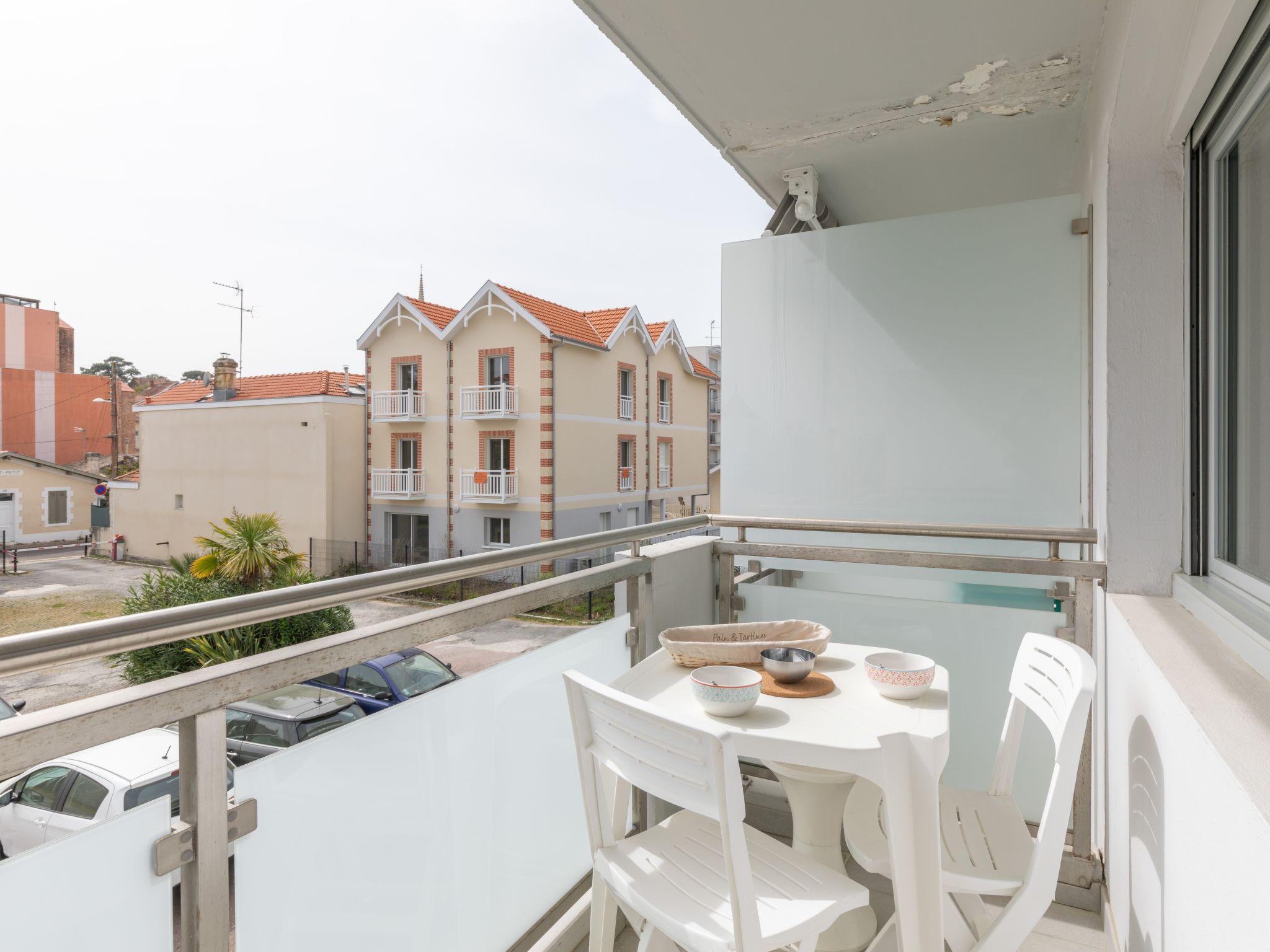 Photo 14 - 1 bedroom Apartment in Arcachon with sea view
