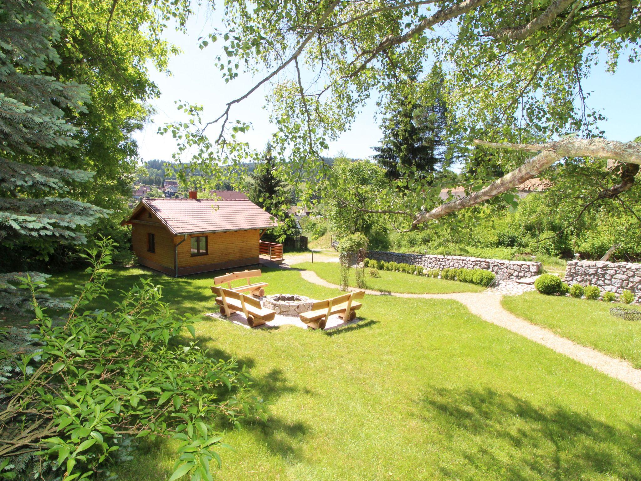 Foto 5 - Haus mit 1 Schlafzimmer in Bečov nad Teplou mit garten und terrasse