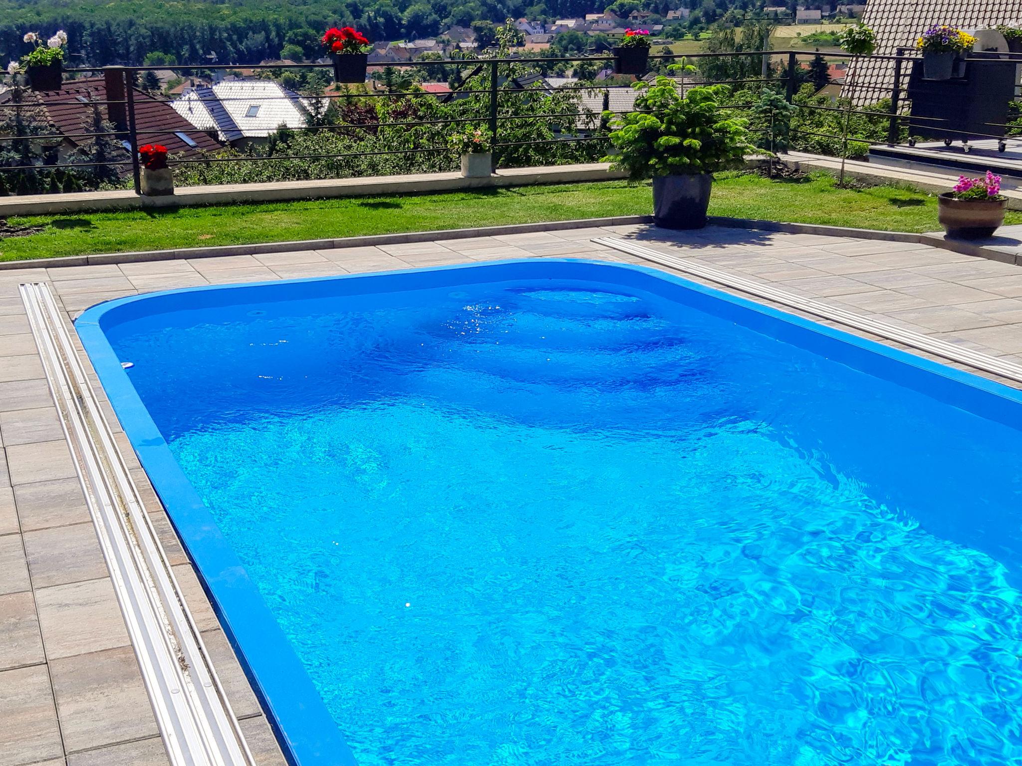 Photo 17 - Appartement de 1 chambre à Lány avec piscine et jardin