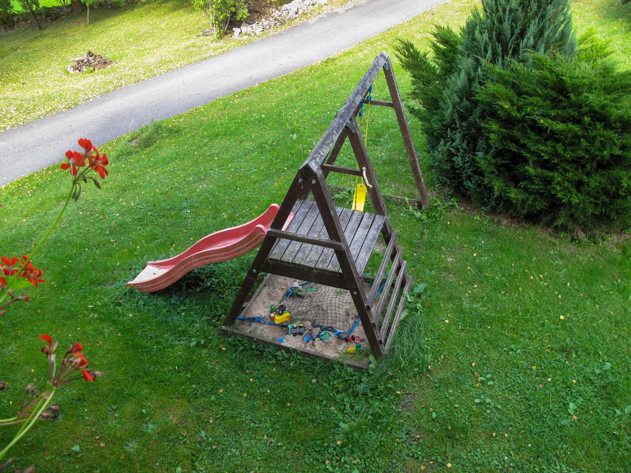 Photo 32 - Maison de 2 chambres à Nebahovy avec jardin et terrasse