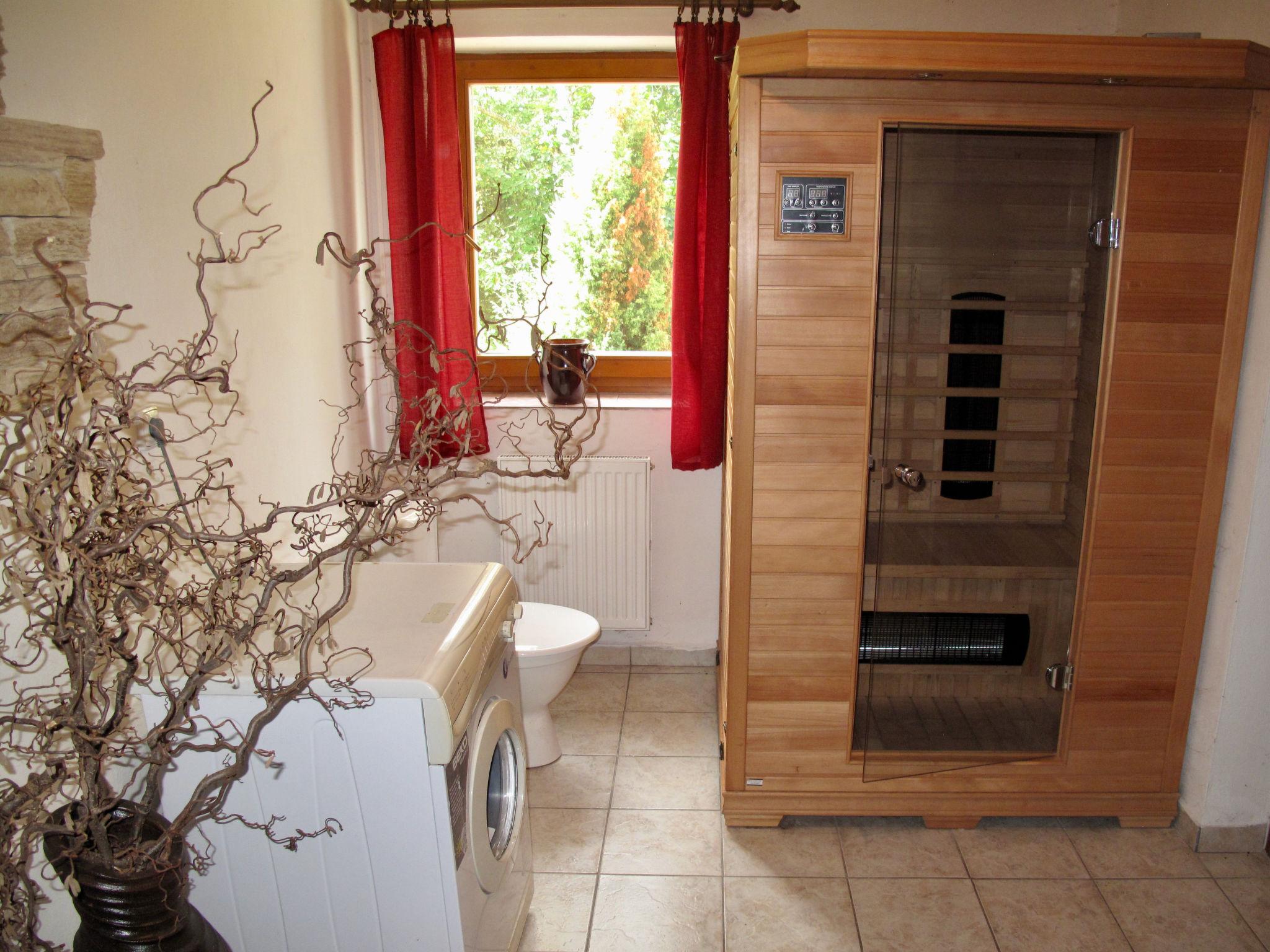 Photo 2 - Maison de 2 chambres à Nebahovy avec terrasse et sauna