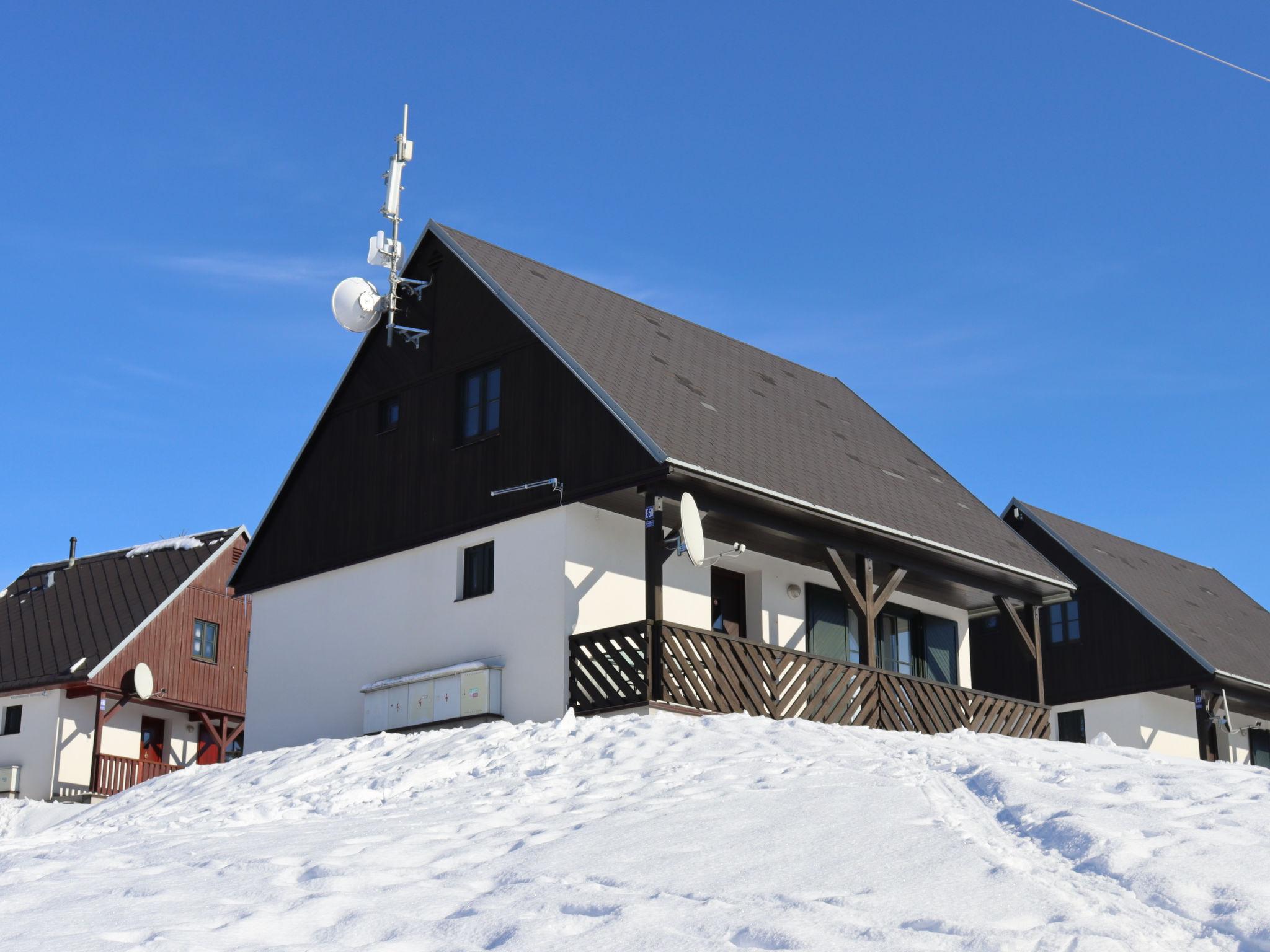 Photo 26 - Maison de 3 chambres à Černý Důl avec piscine et vues sur la montagne