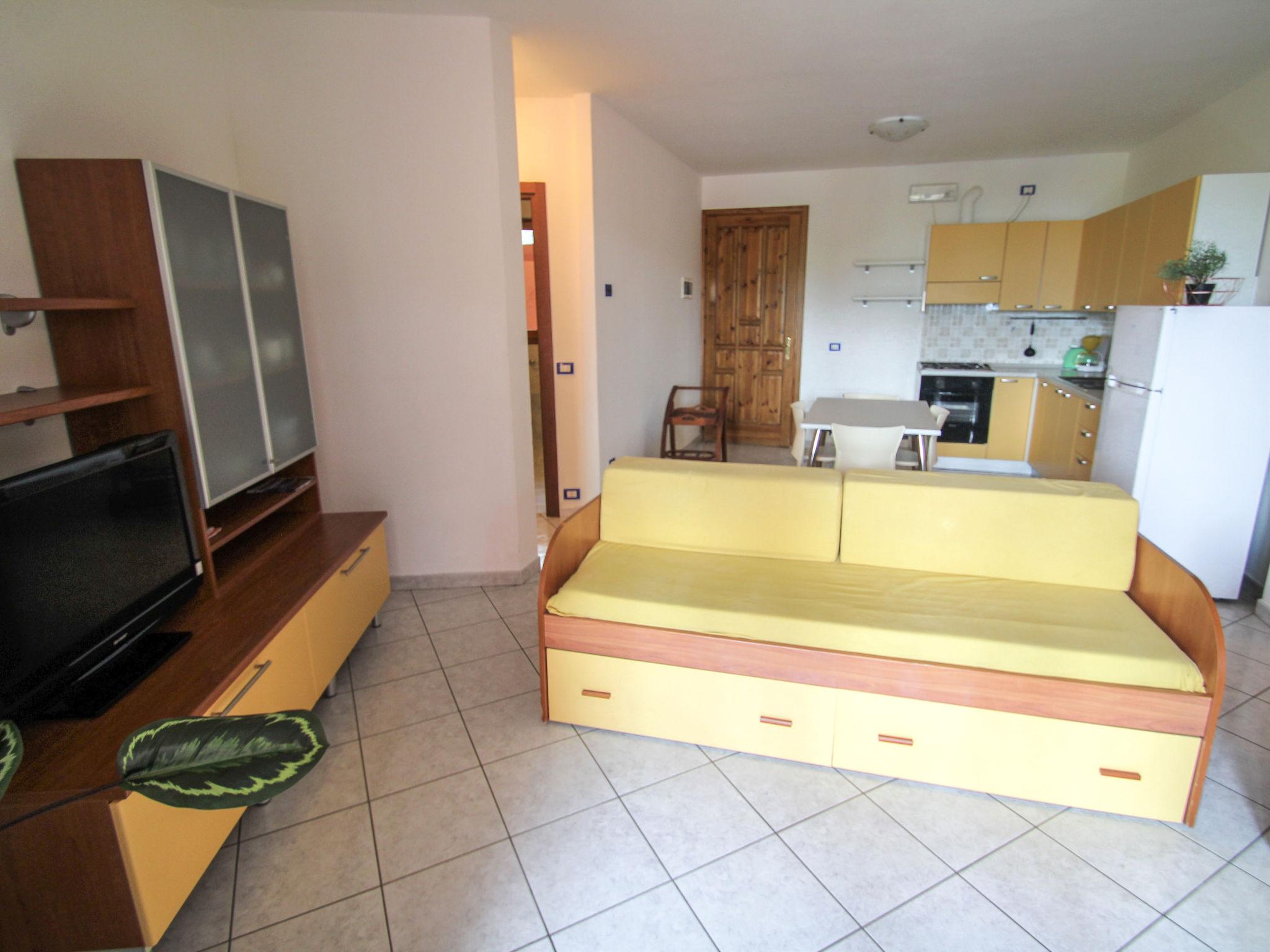 Photo 7 - 1 bedroom Apartment in Luino with swimming pool and mountain view