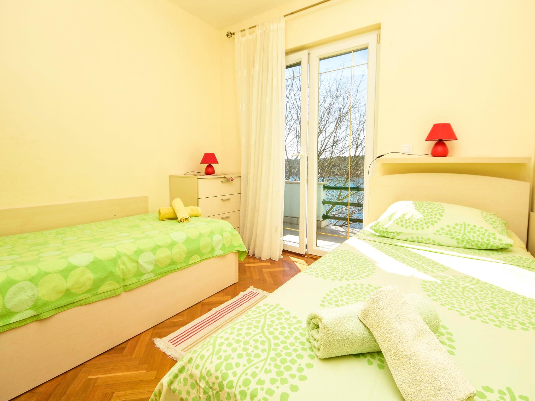 Foto 8 - Casa con 2 camere da letto a Obrovac con terrazza e vista mare