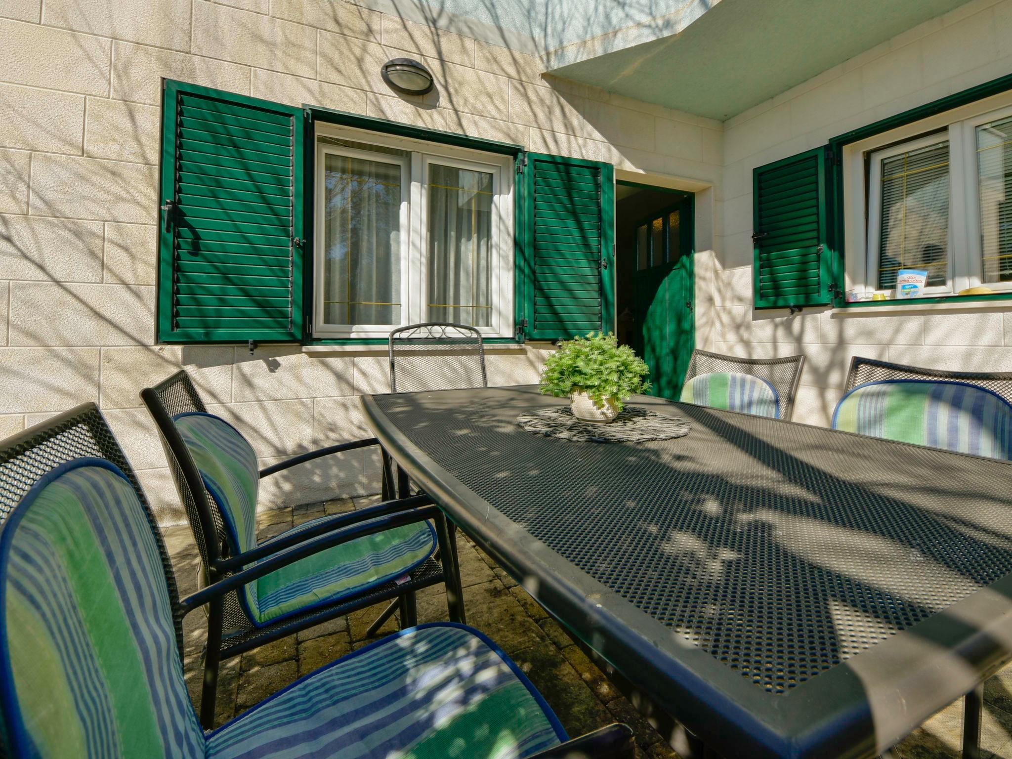 Foto 16 - Casa de 2 habitaciones en Obrovac con terraza y vistas al mar
