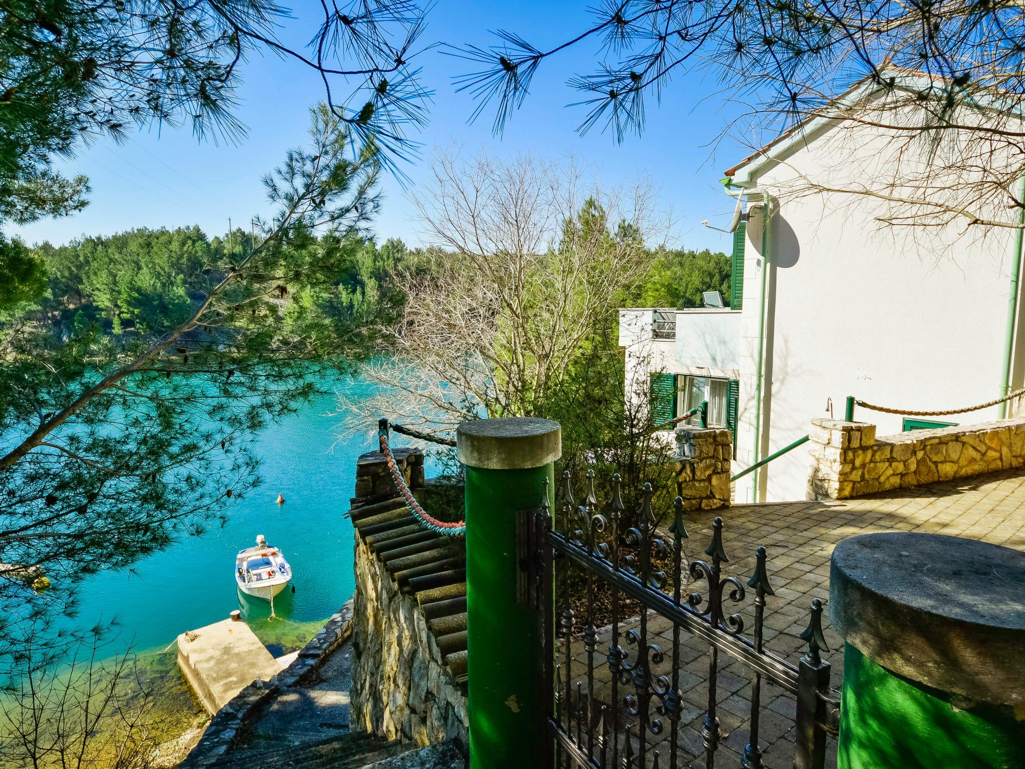 Photo 19 - Maison de 2 chambres à Obrovac avec terrasse et vues à la mer