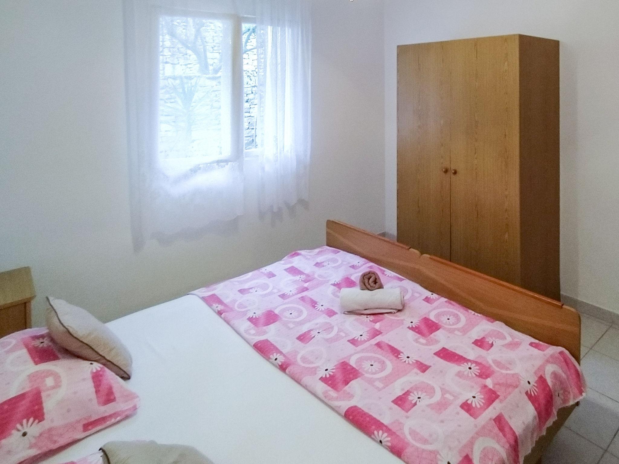 Foto 6 - Apartment mit 1 Schlafzimmer in Blato mit terrasse und blick aufs meer