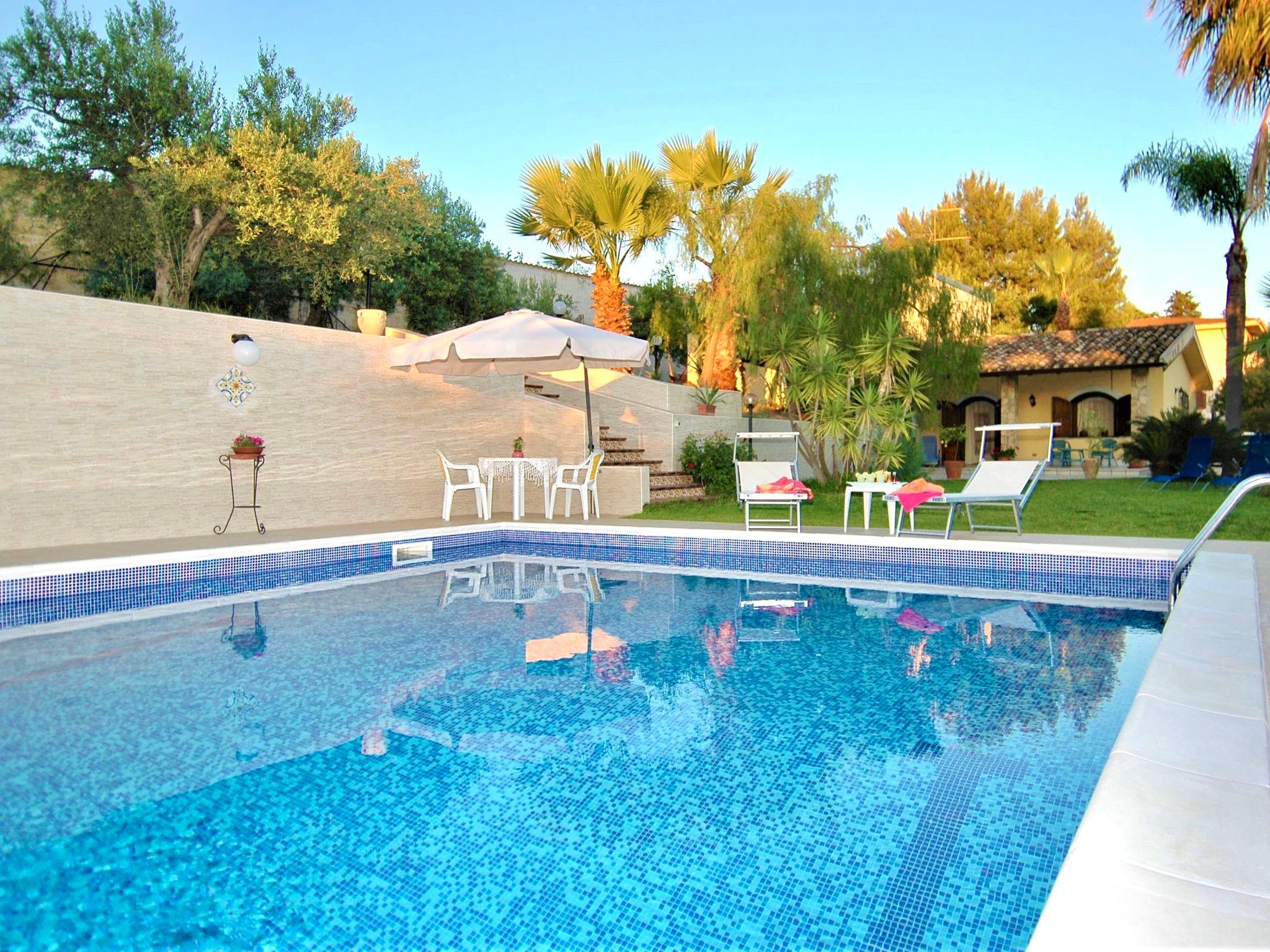 Photo 1 - Maison de 3 chambres à Trappeto avec piscine privée et vues à la mer