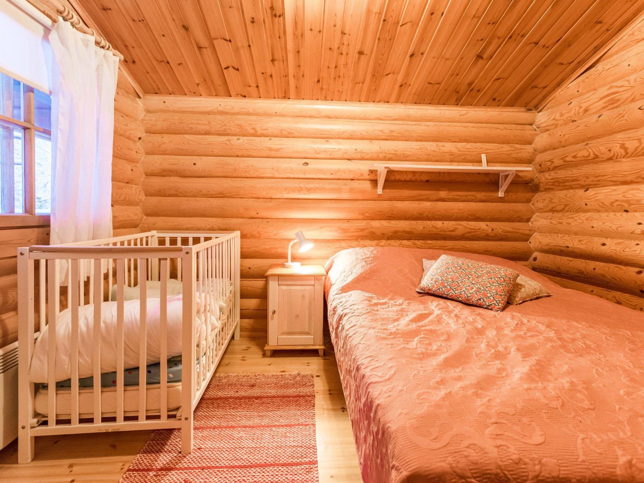 Foto 7 - Casa de 1 habitación en Puolanka con sauna y vistas a la montaña