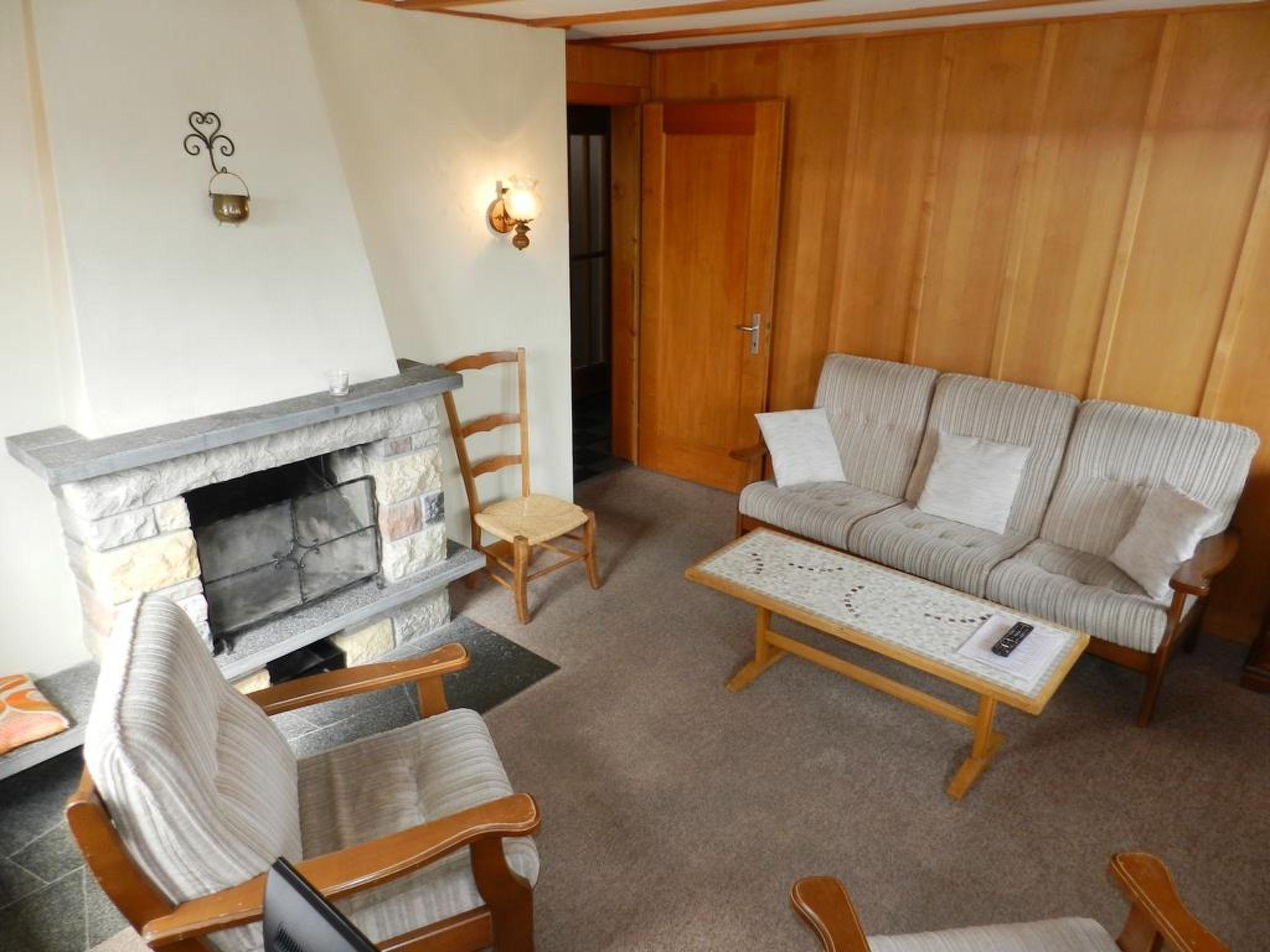 Photo 12 - 3 bedroom Apartment in Saanen