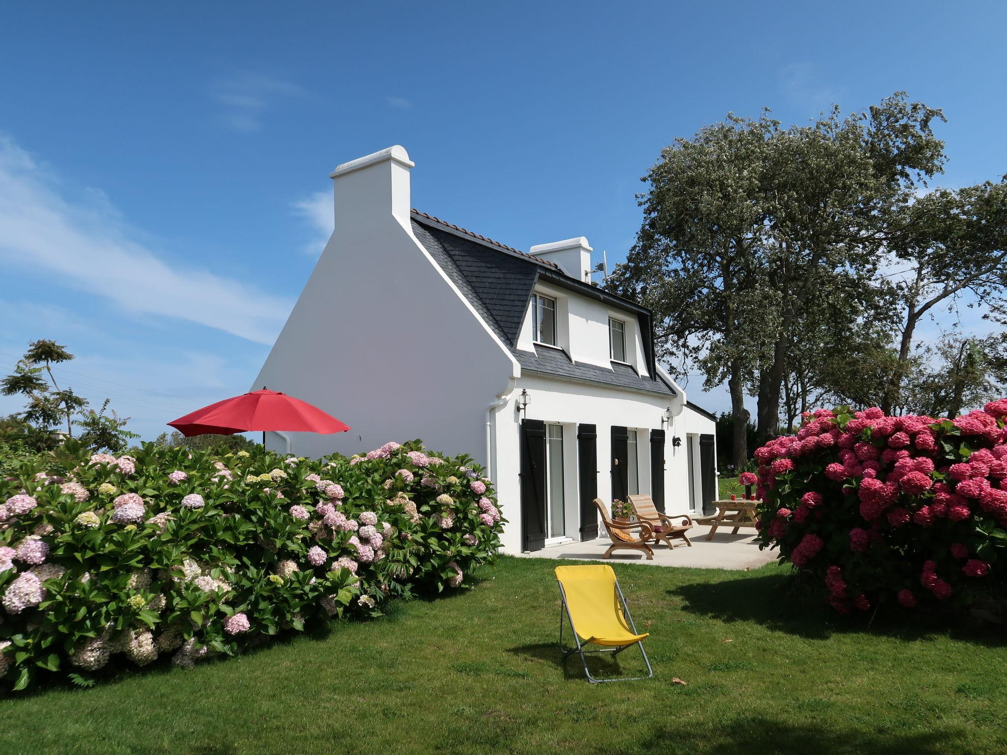 Foto 1 - Casa con 2 camere da letto a Lampaul-Ploudalmézeau con giardino e vista mare