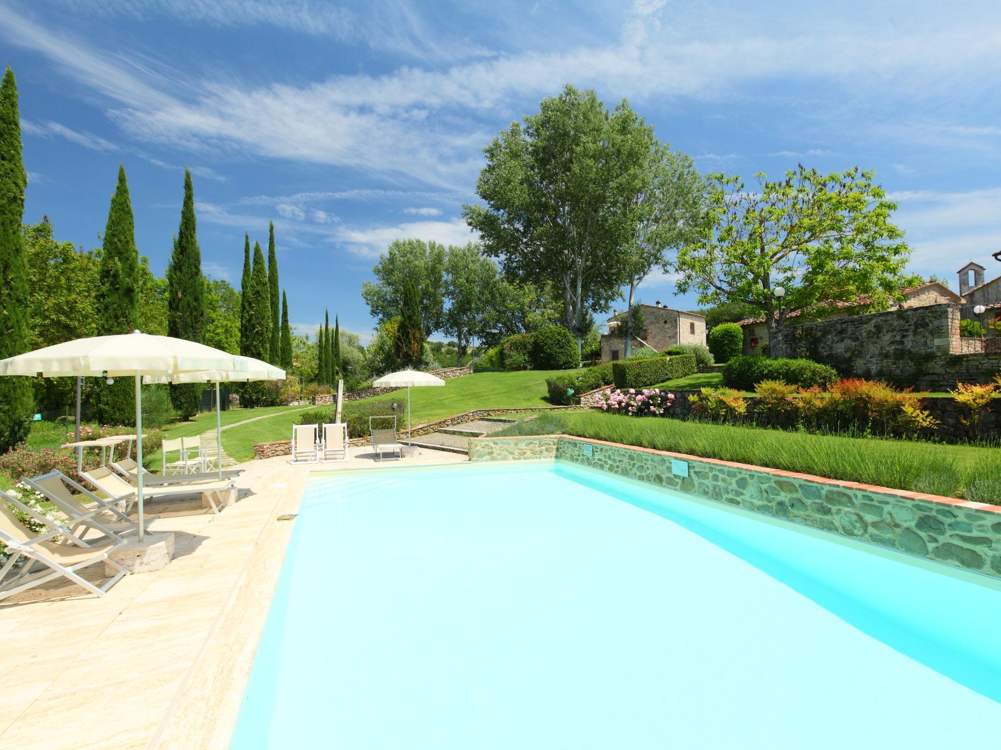 Photo 20 - Appartement de 2 chambres à Rapolano Terme avec piscine et jardin