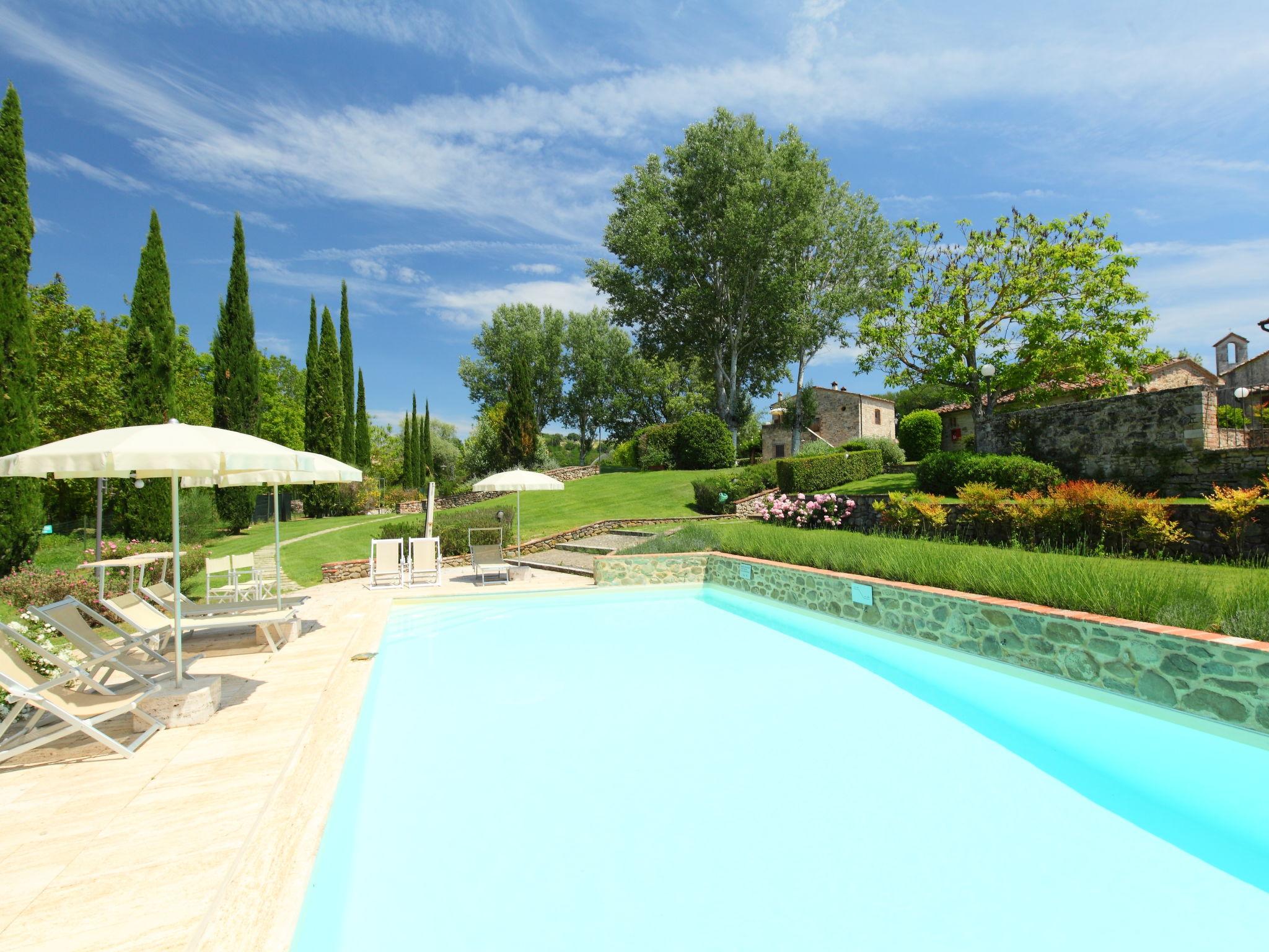 Foto 2 - Appartamento con 2 camere da letto a Rapolano Terme con piscina e giardino