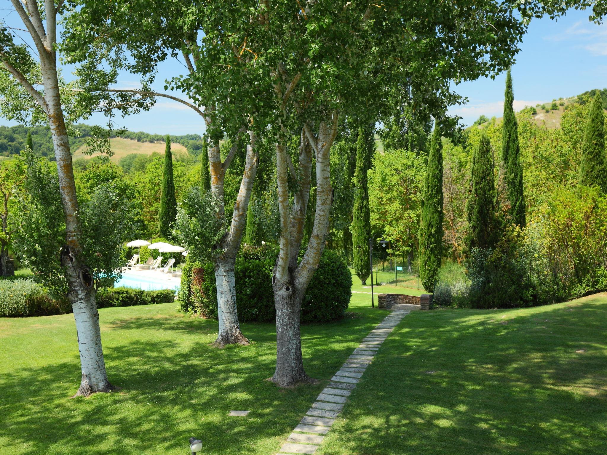 Foto 34 - Appartamento con 2 camere da letto a Rapolano Terme con piscina e giardino