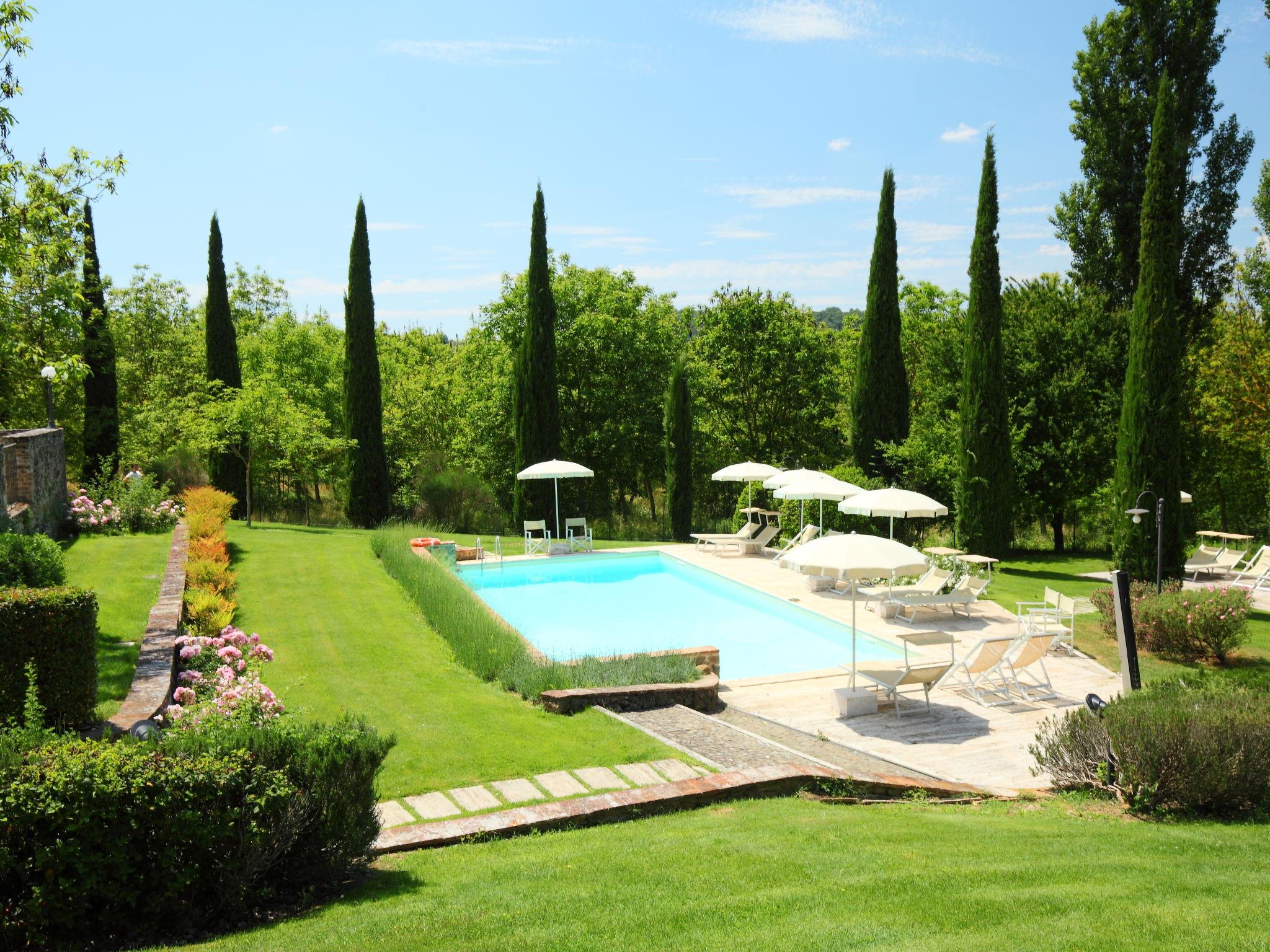 Foto 30 - Appartamento con 2 camere da letto a Rapolano Terme con piscina e giardino