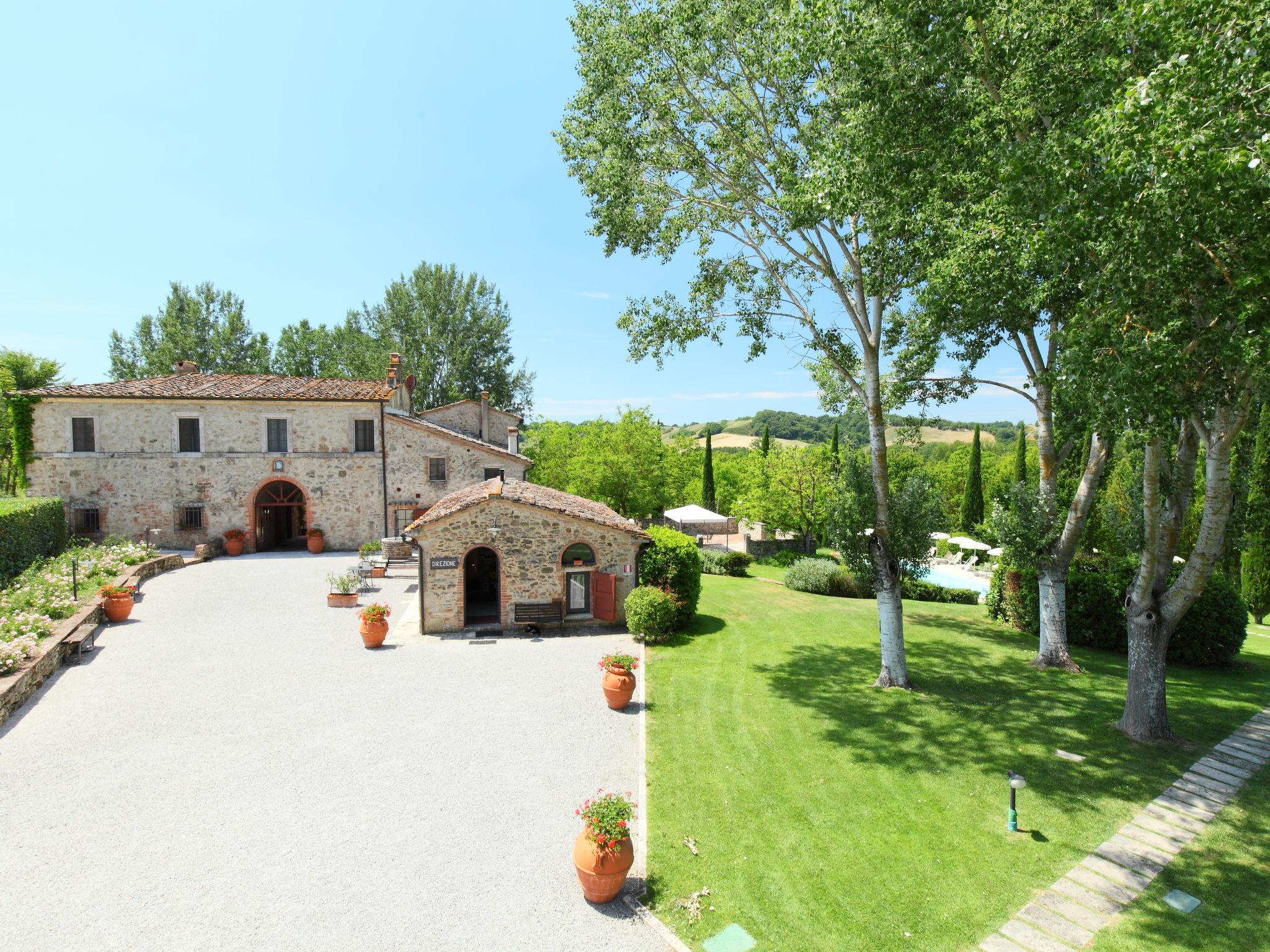 Foto 41 - Appartamento con 2 camere da letto a Rapolano Terme con piscina e giardino