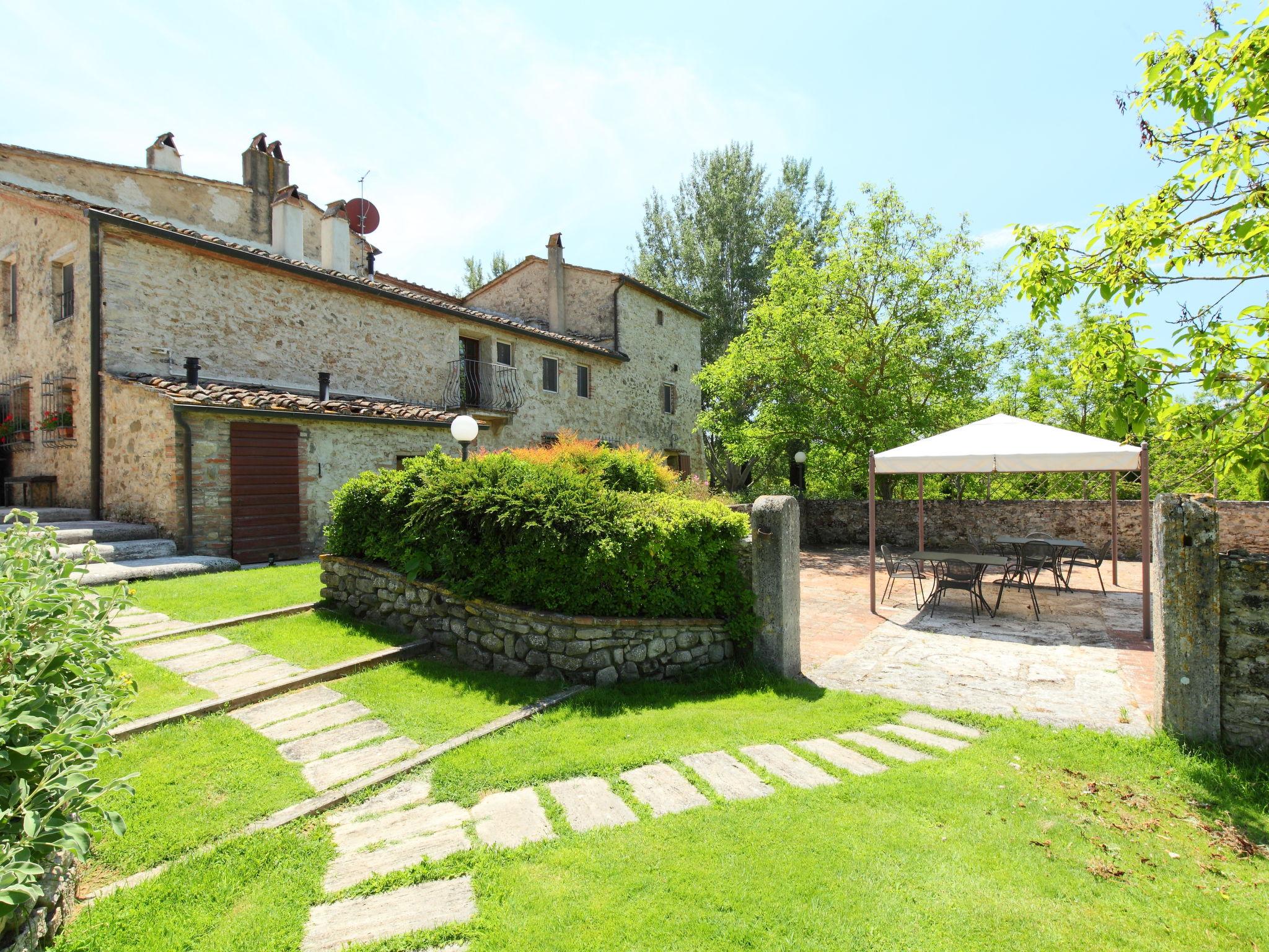 Foto 37 - Appartamento con 2 camere da letto a Rapolano Terme con piscina e giardino