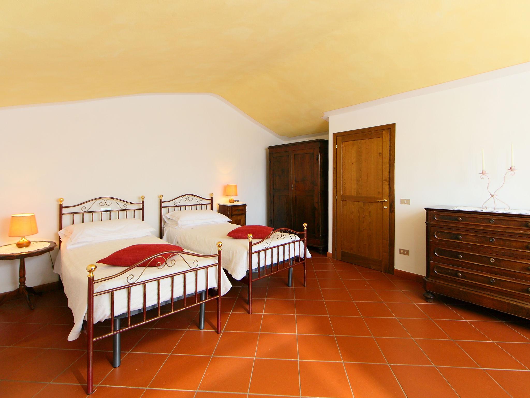 Foto 17 - Apartamento de 2 habitaciones en Rapolano Terme con piscina y jardín