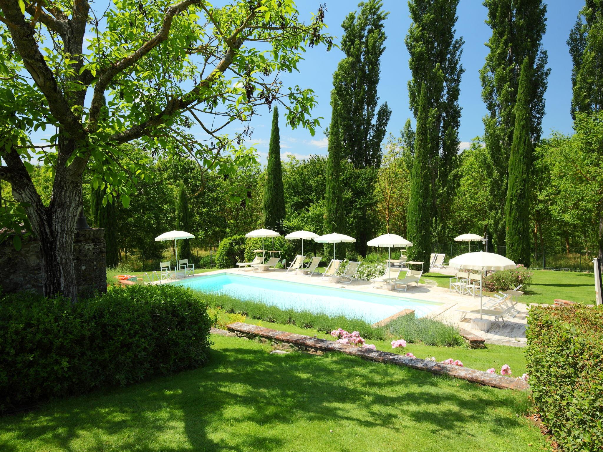 Photo 3 - 2 bedroom Apartment in Rapolano Terme with swimming pool and garden